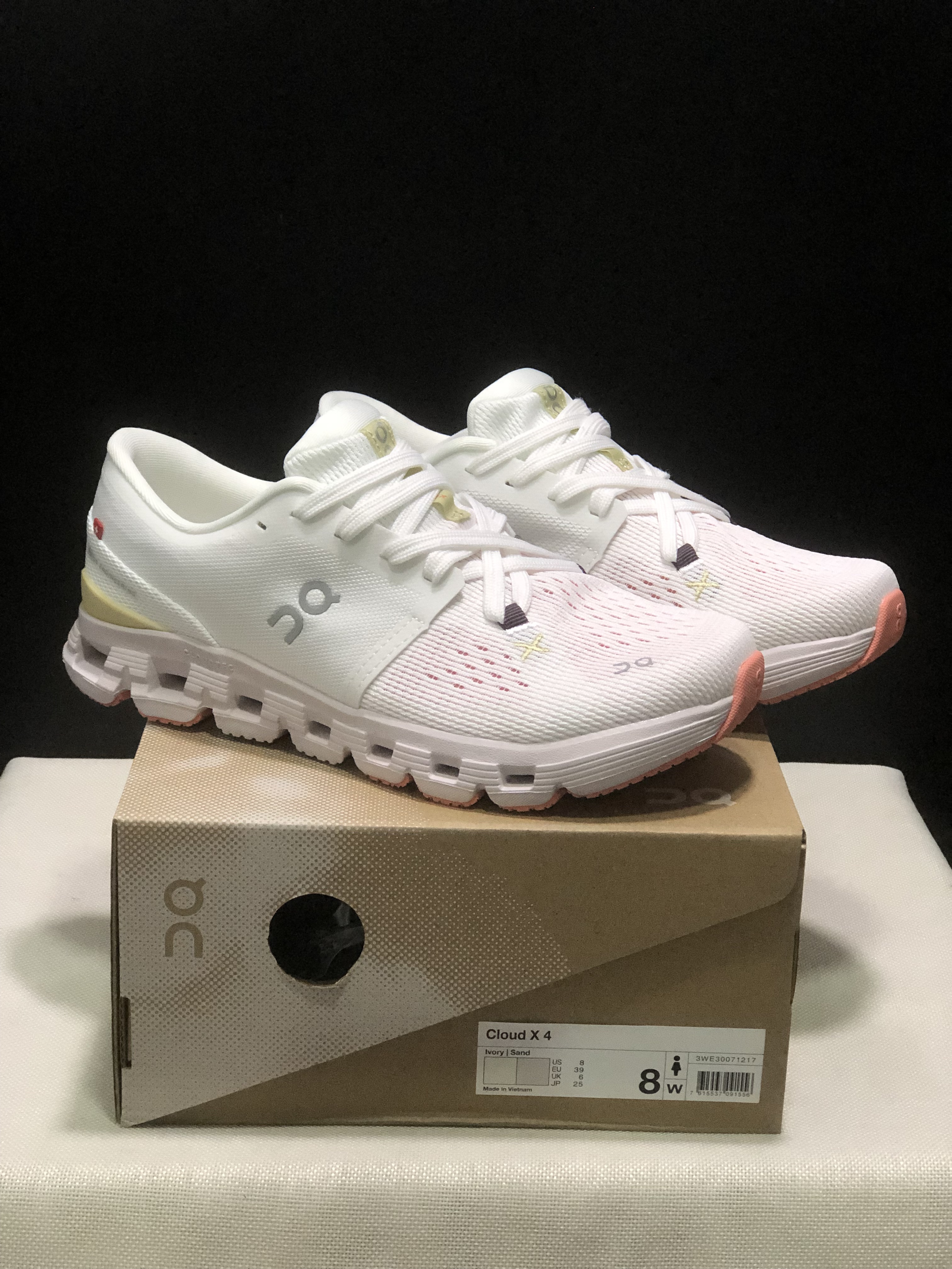 On Running Cloud X4 Comfortable Running Shoes White/Milk Powder Color