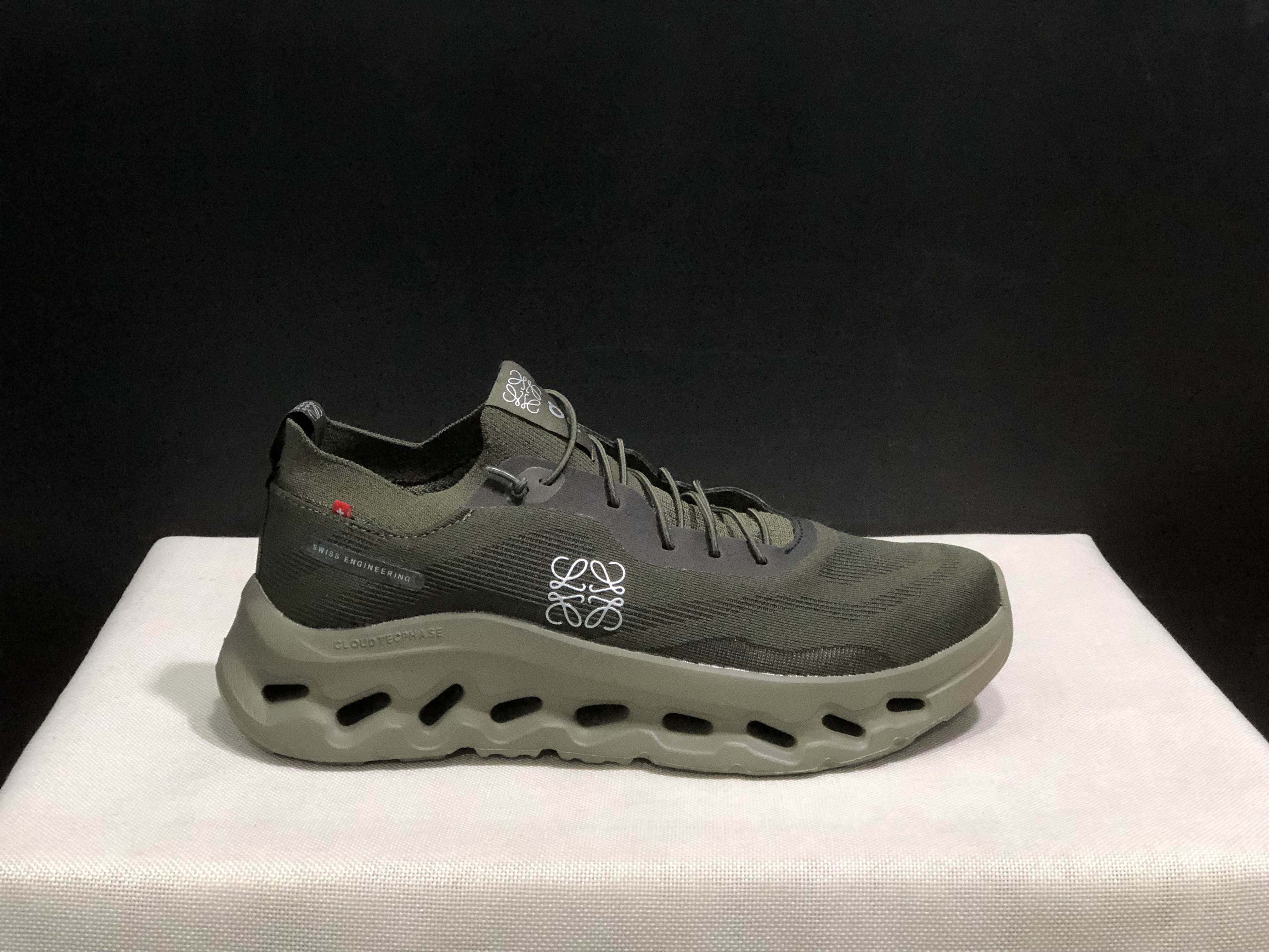 LOEWE x On Running Cloudtilt Running Shoes Co-Signed Edition Army Green