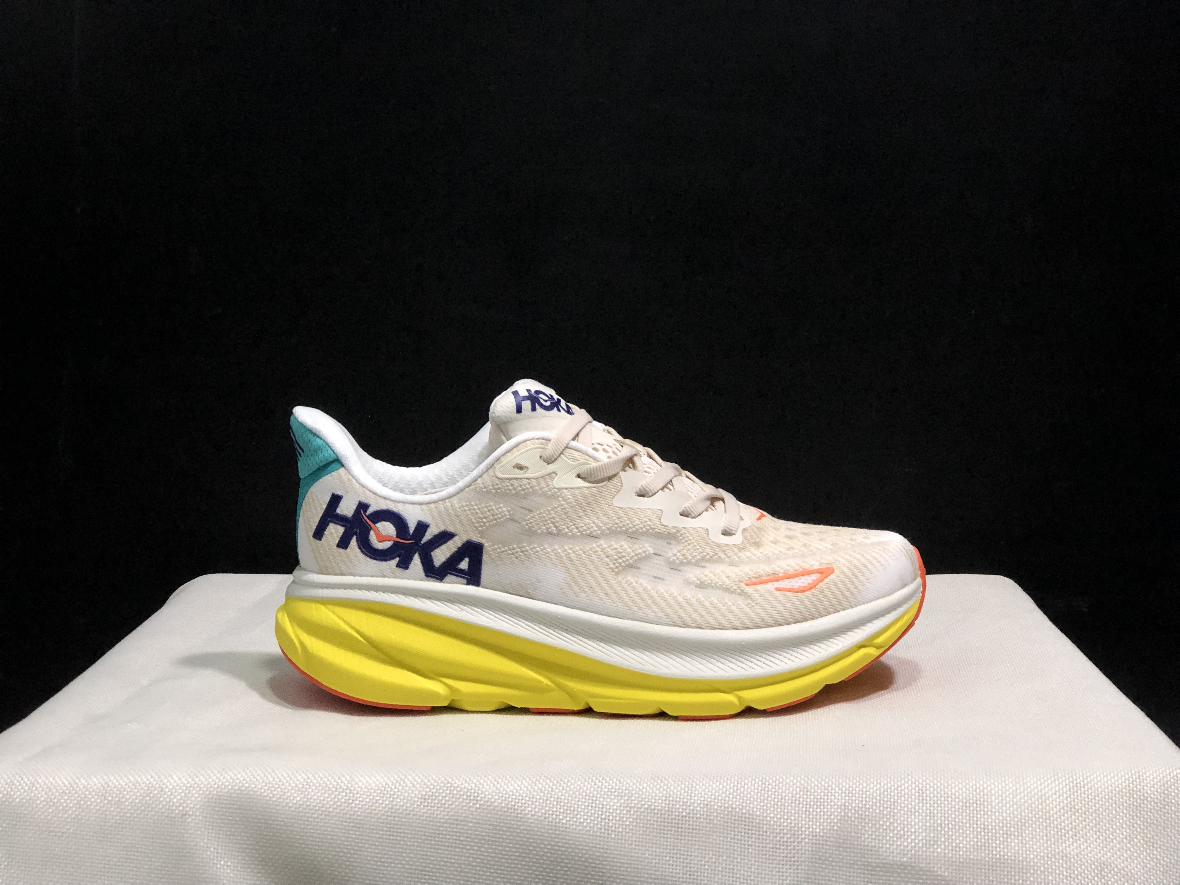 Hoka One One Clifton 9 Running Shoes Athletic Shoes Sneakers White/Yellow