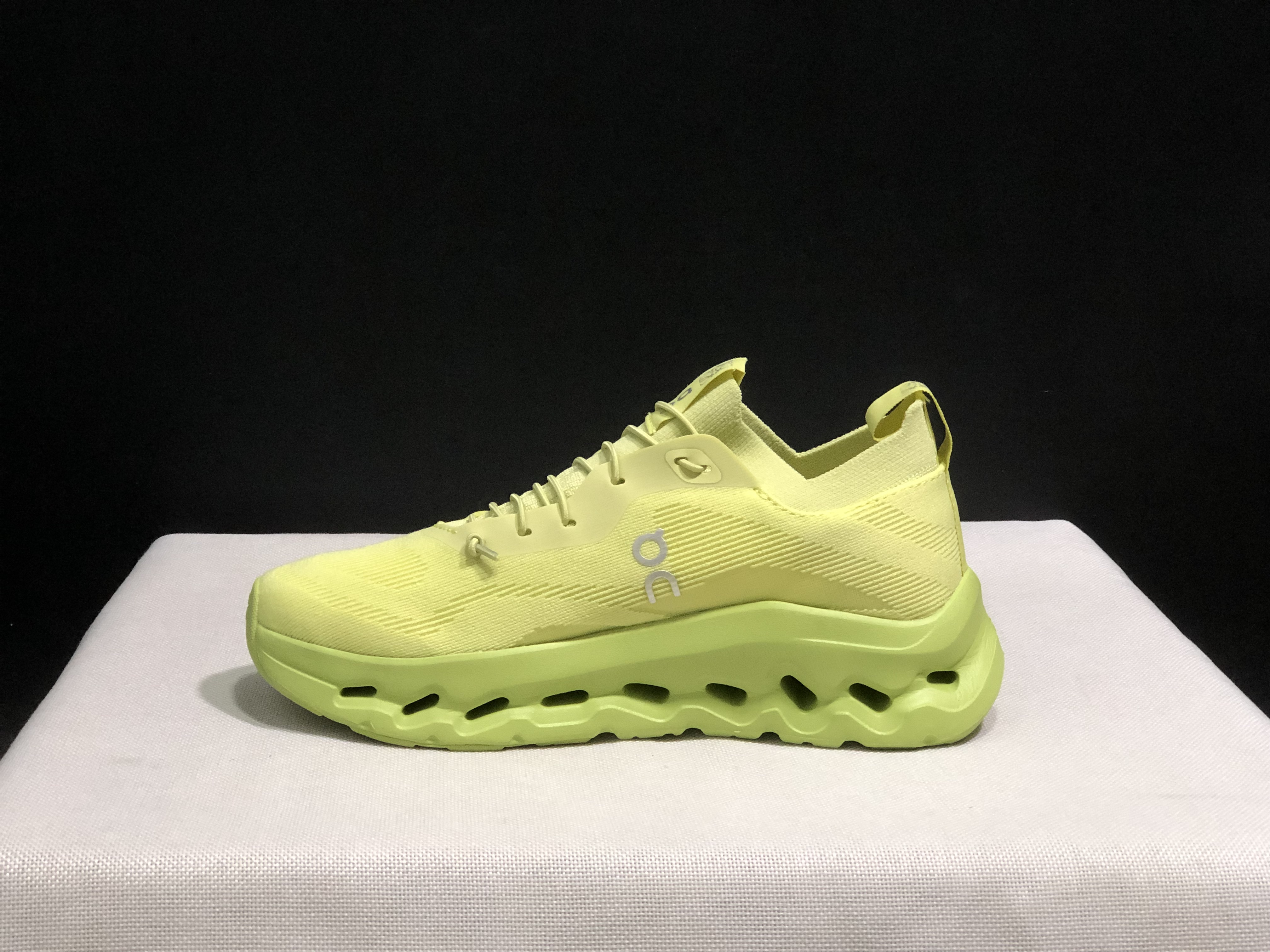 LOEWE x On Running Cloudtilt Running Shoes Co-Signed Edition Bright Yellow