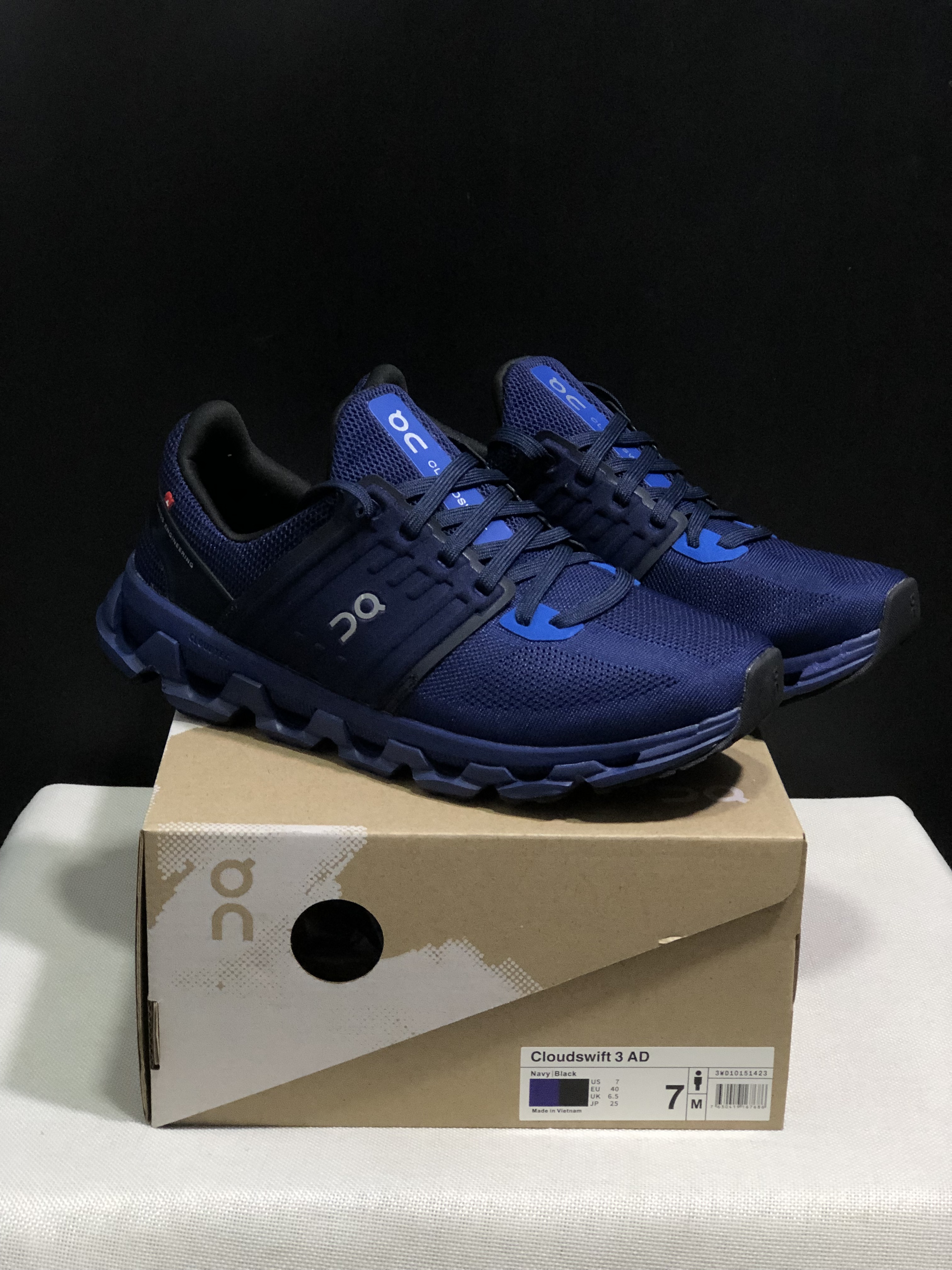 On Running Cloudswift 3 Trendy And Comfortable Running Shoes Navy