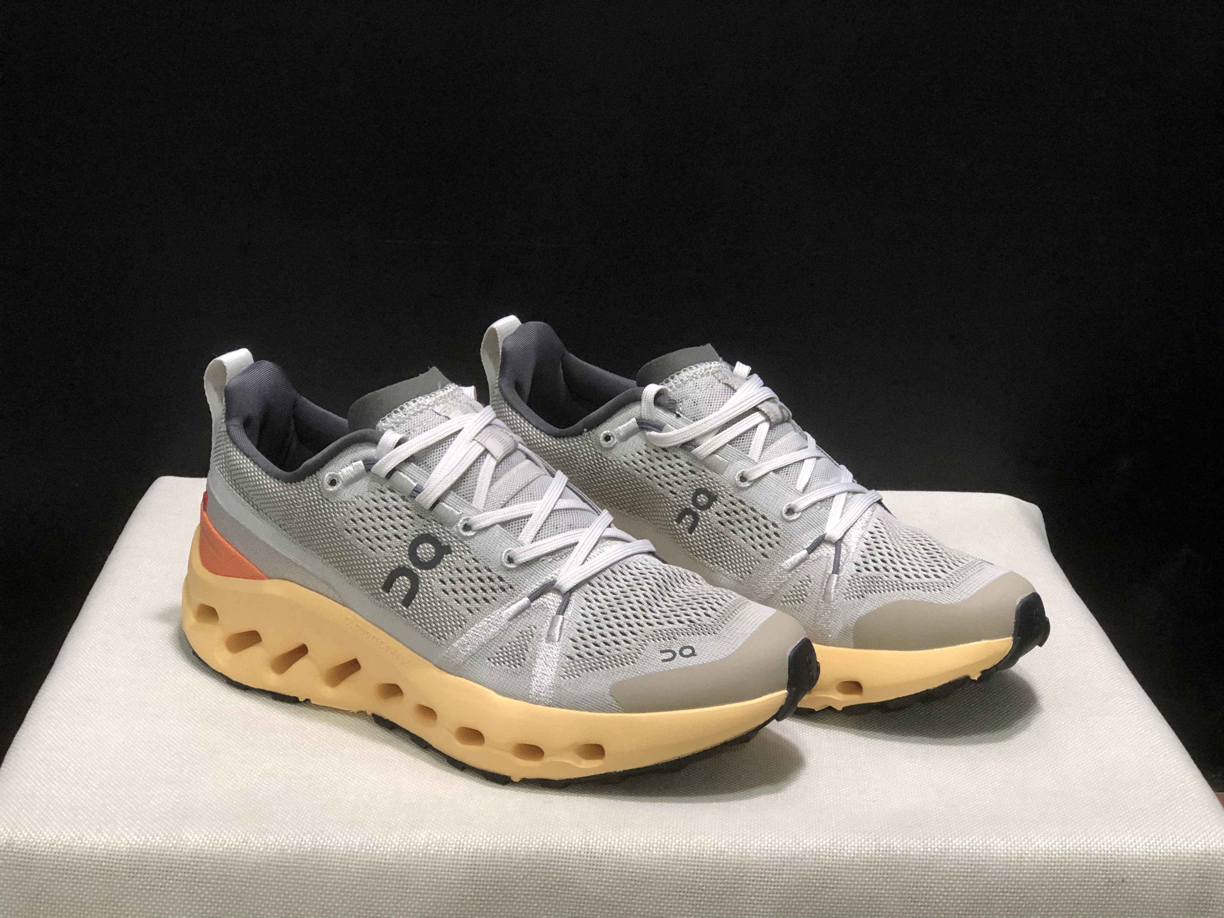 On Running Cloudsurfer Trail Waterproof Comfortable And Breathable Running Shoes Silver/Gold