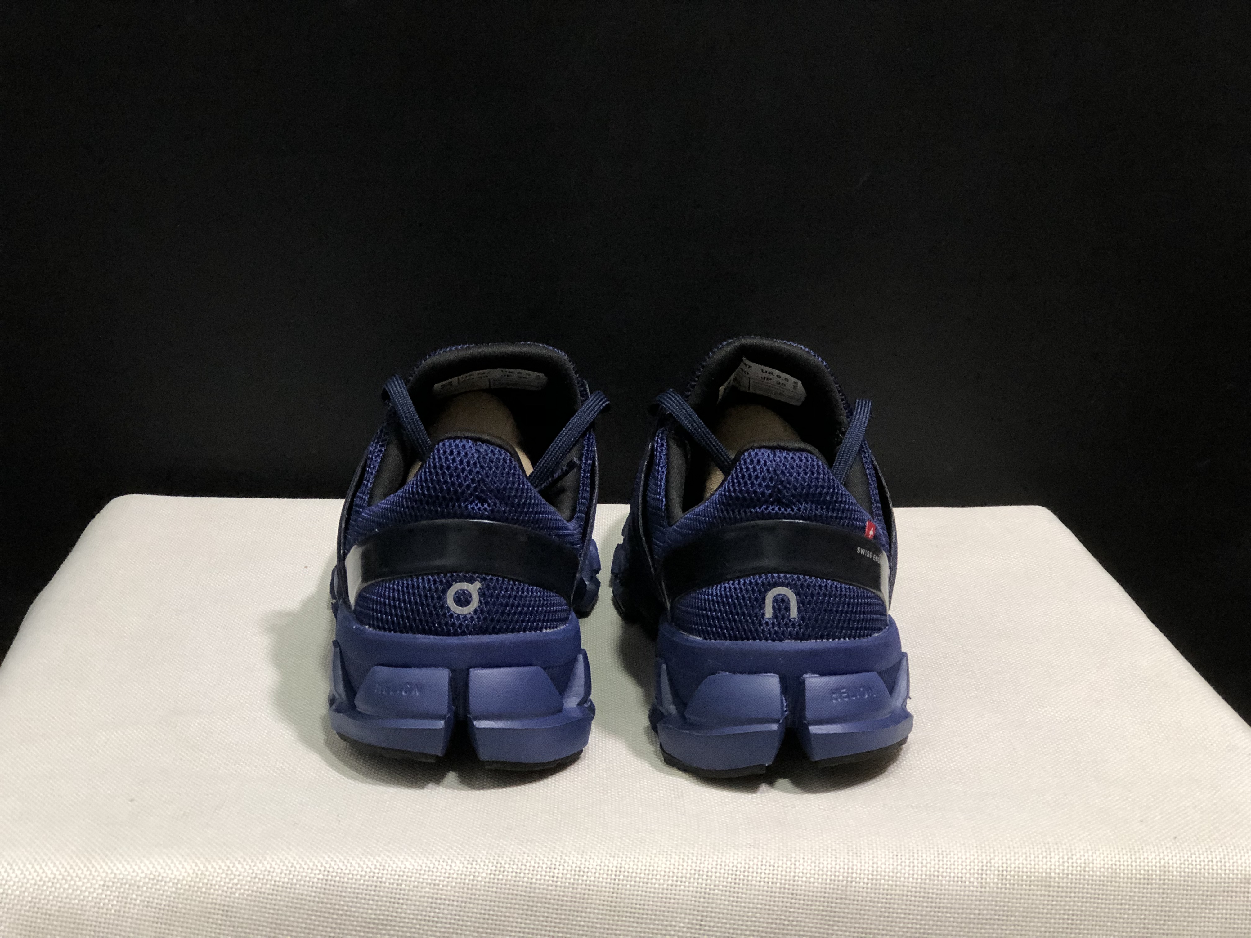 On Running Cloudswift 3 Trendy And Comfortable Running Shoes Navy