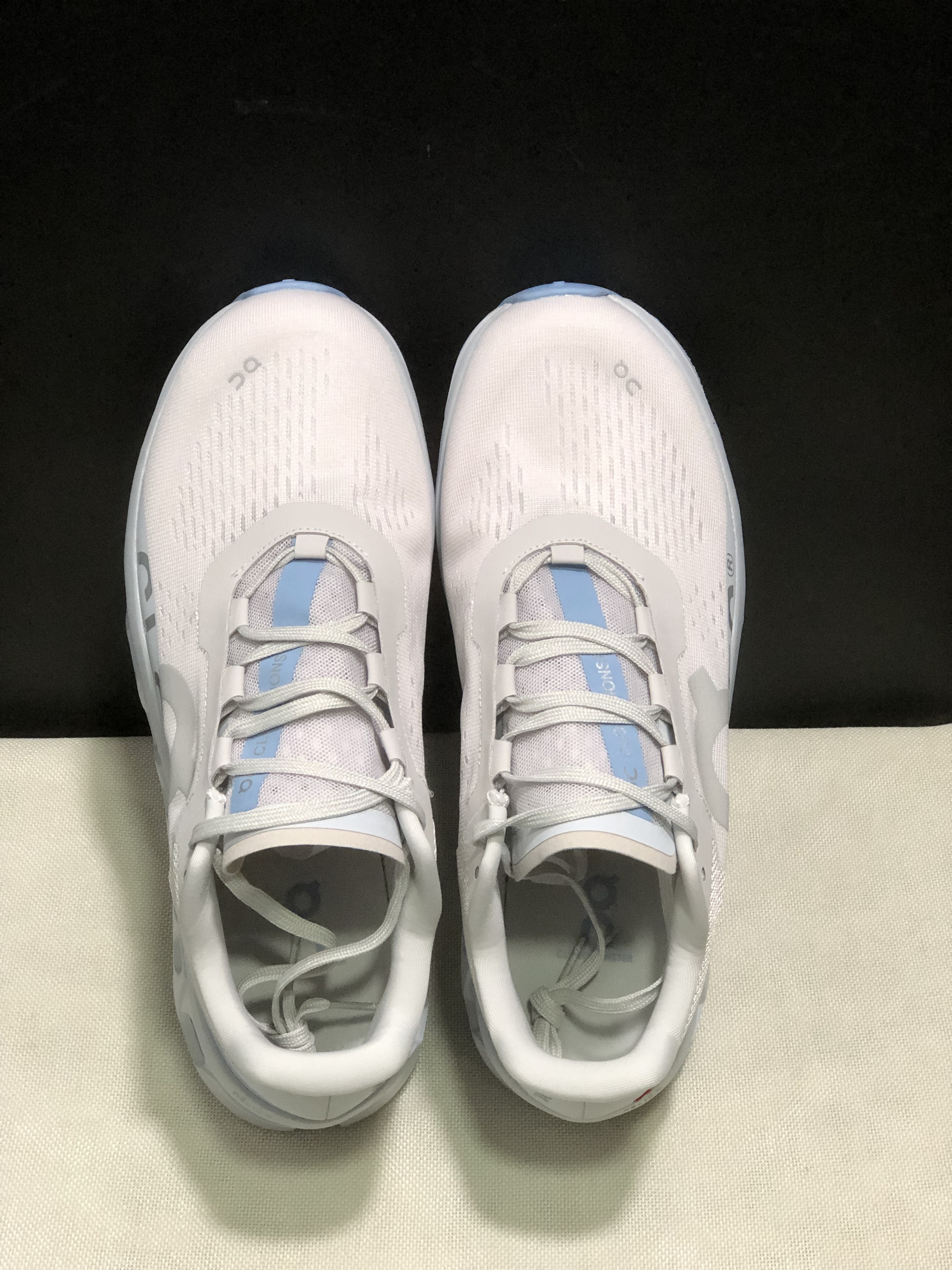 On Running Cloudmonster Anti-Slip Running Shoes Frost/Wash