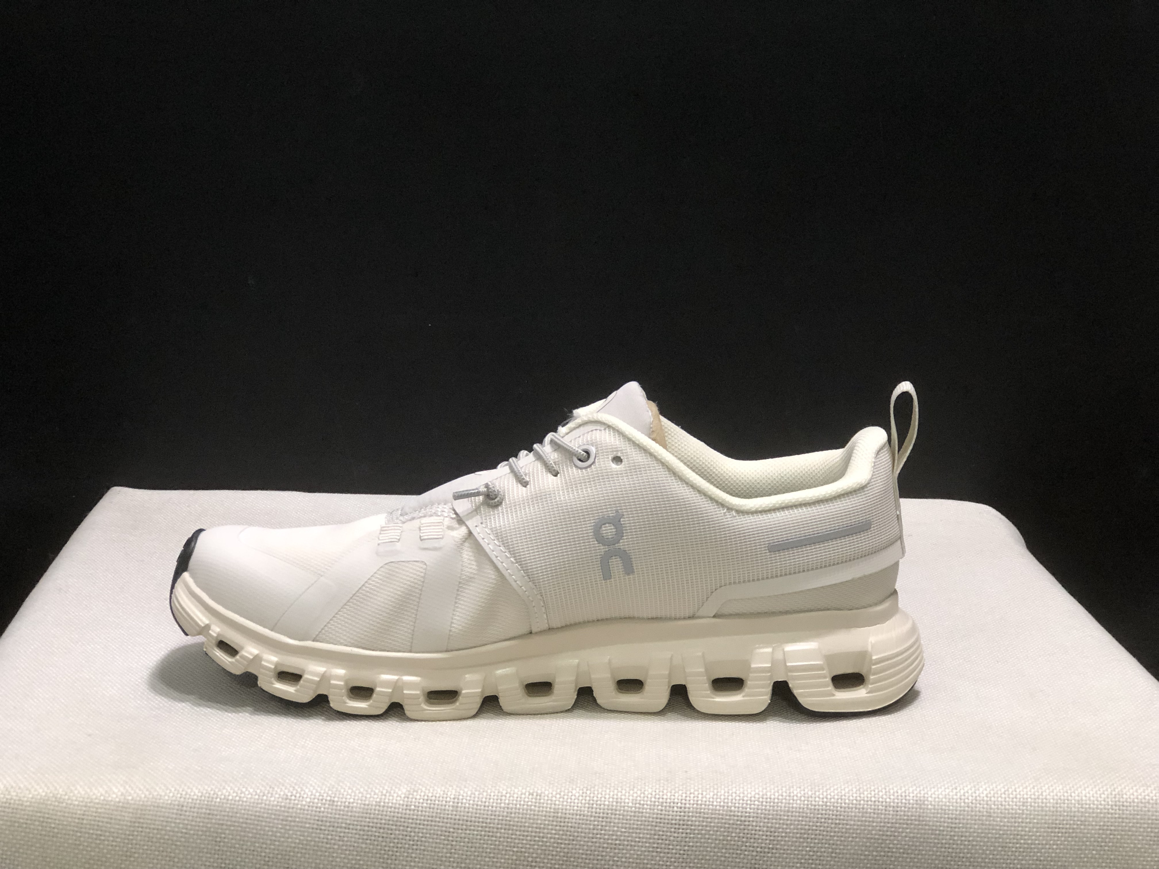 On Running Cloud 6 Casual Life Shoes Beige White