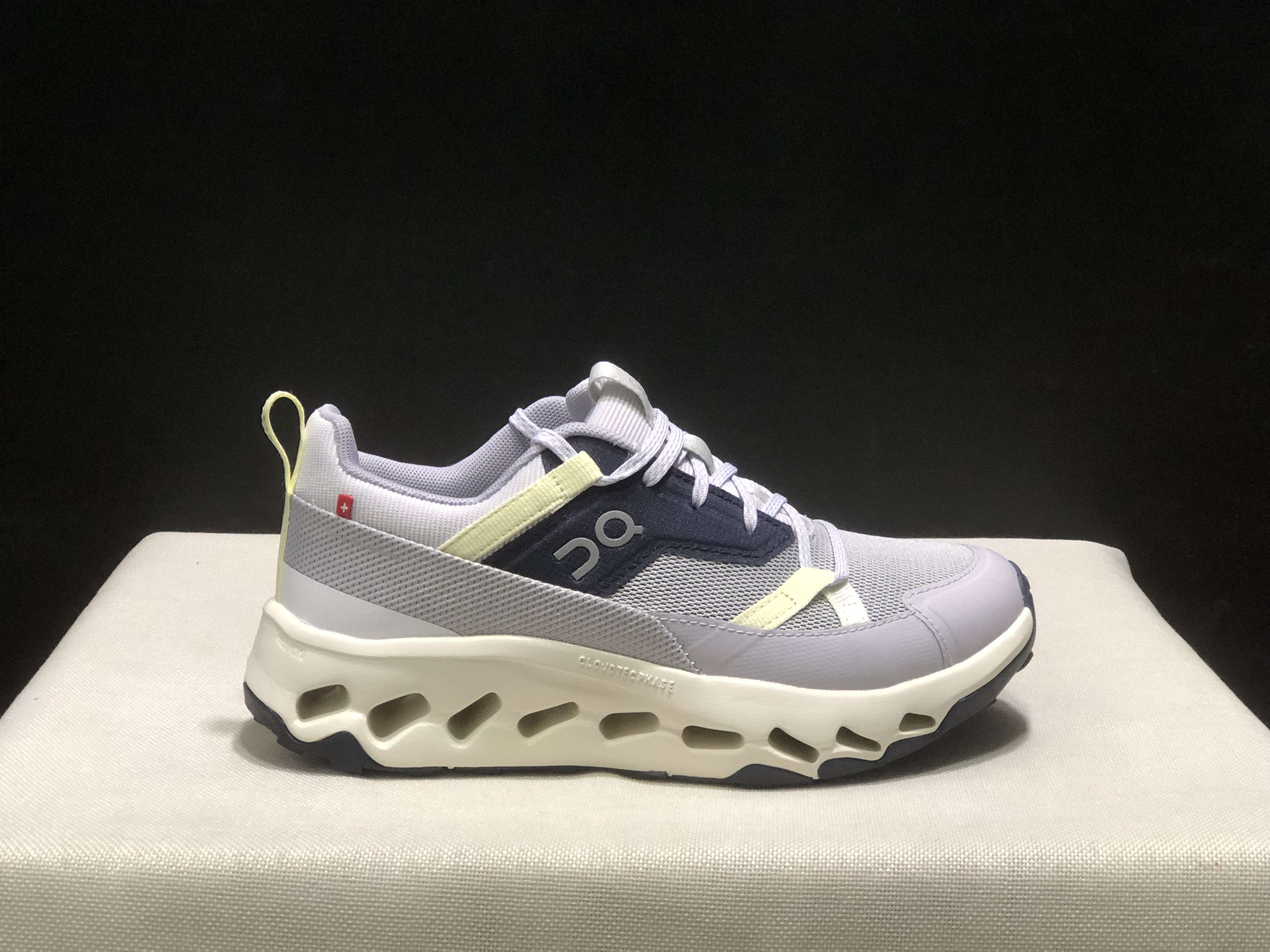 On Running Cloudhorizon Comfortable Hiking Shoes Lavender/Ivory