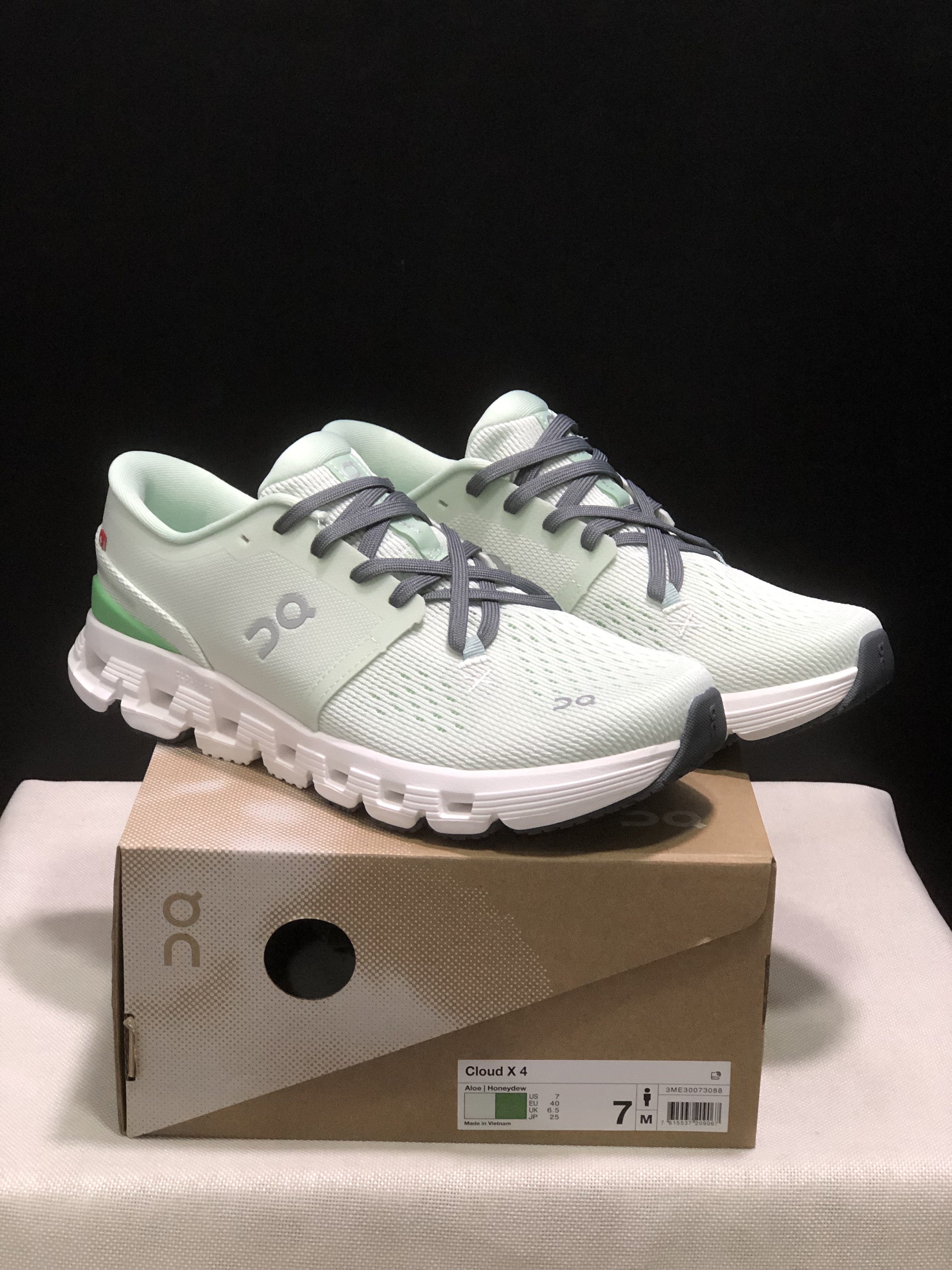 On Running Cloud X4 Comfortable Running Shoes Aloe/Honeydew