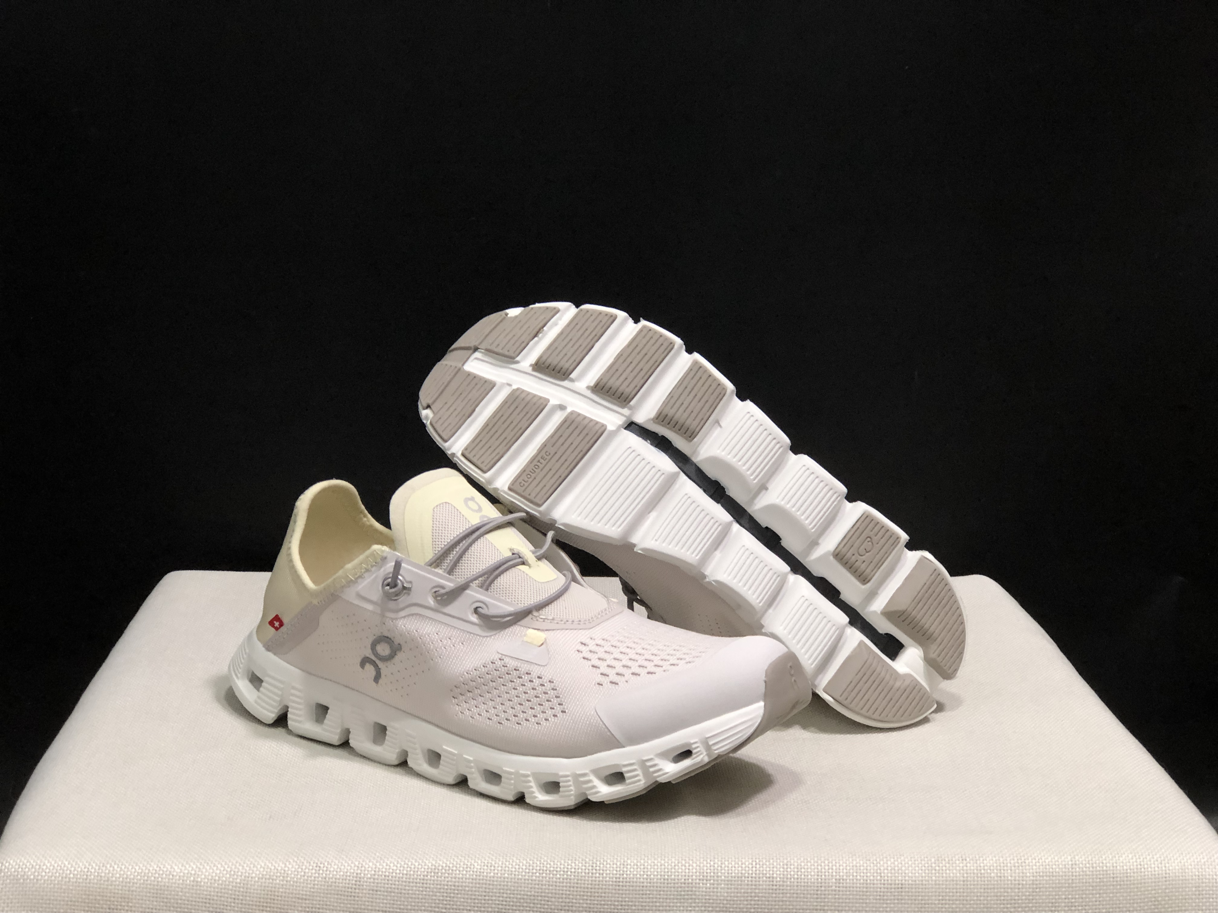 On Running Cloud 5 Coast Convenient And Breathable Running Shoes Cream/Light Yellow