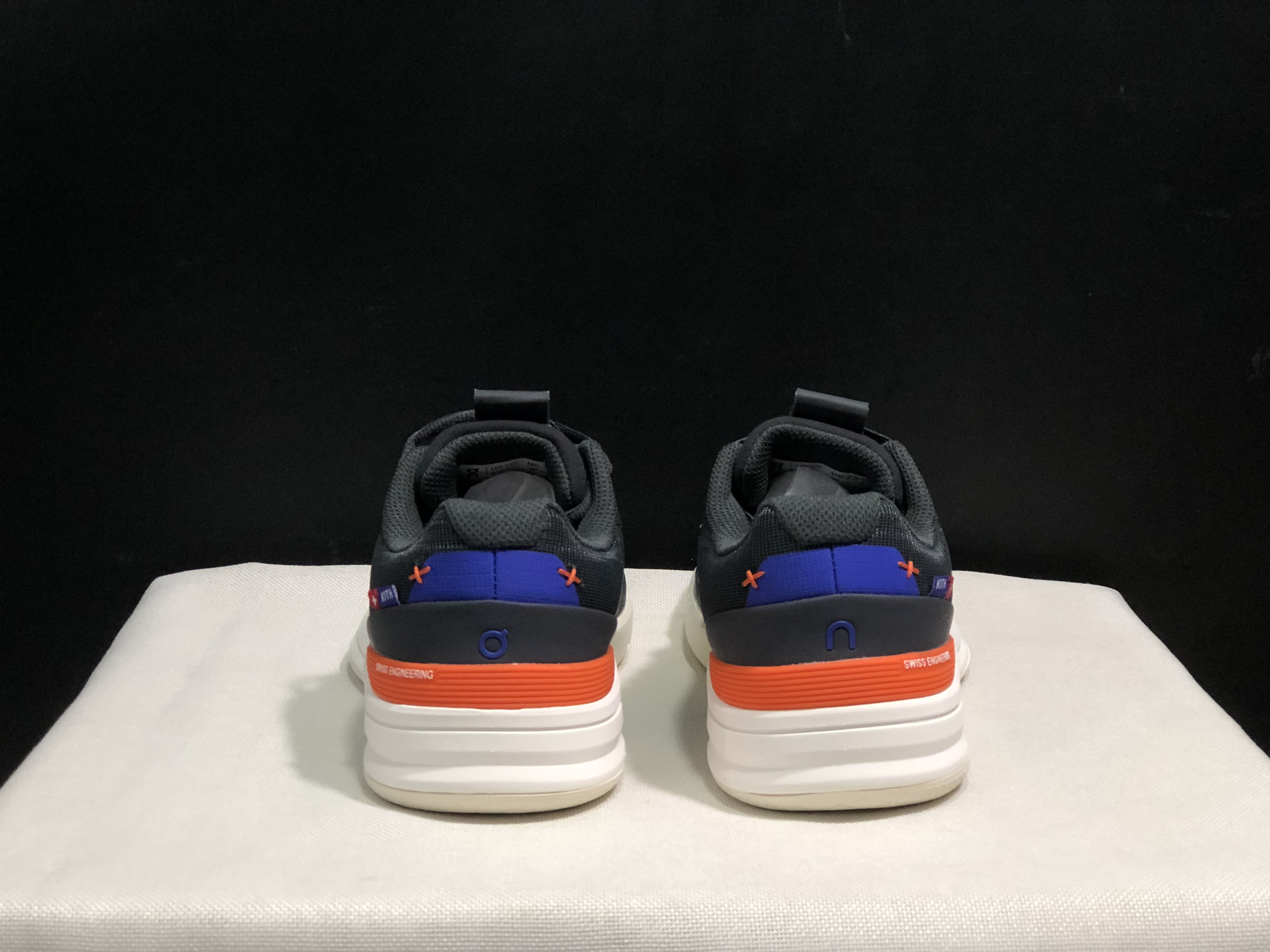 On Running The Roger Rro Durable And Breathable Tennis Shoes Dark Grey/White