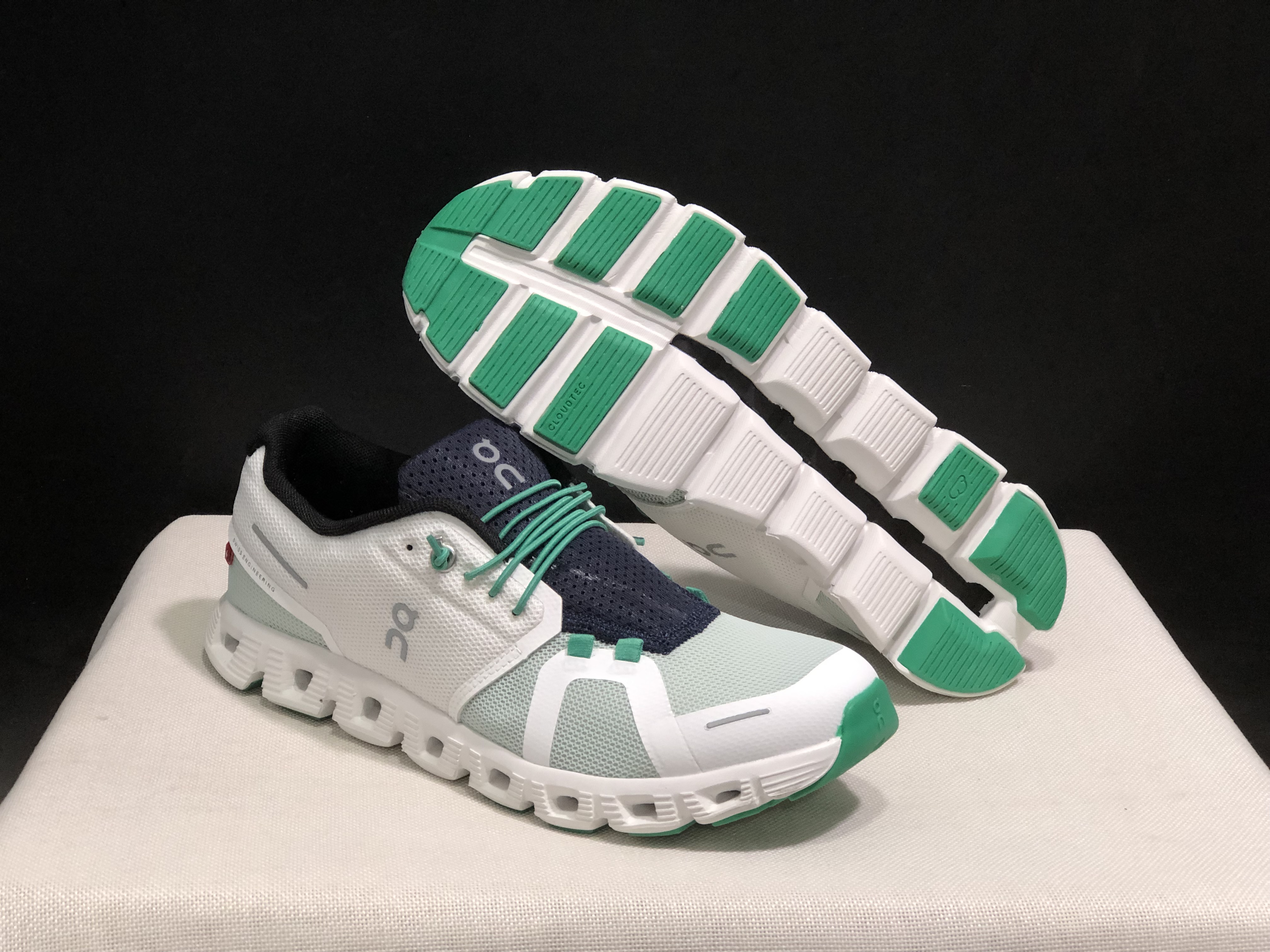 On Running Cloud 5 Lightweight Running Shoes Green/White