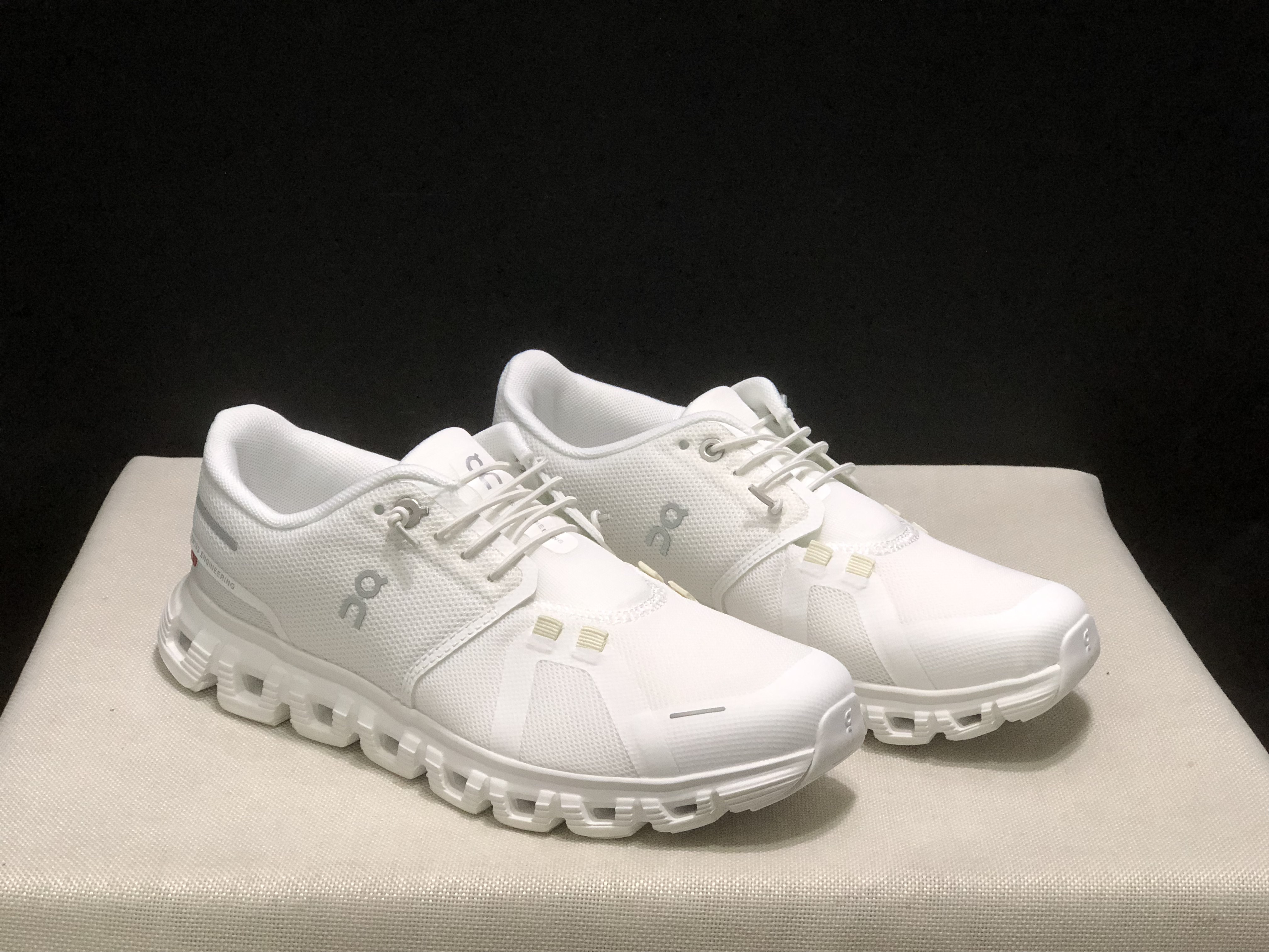 On Running Cloud 6 Casual Life Shoes White