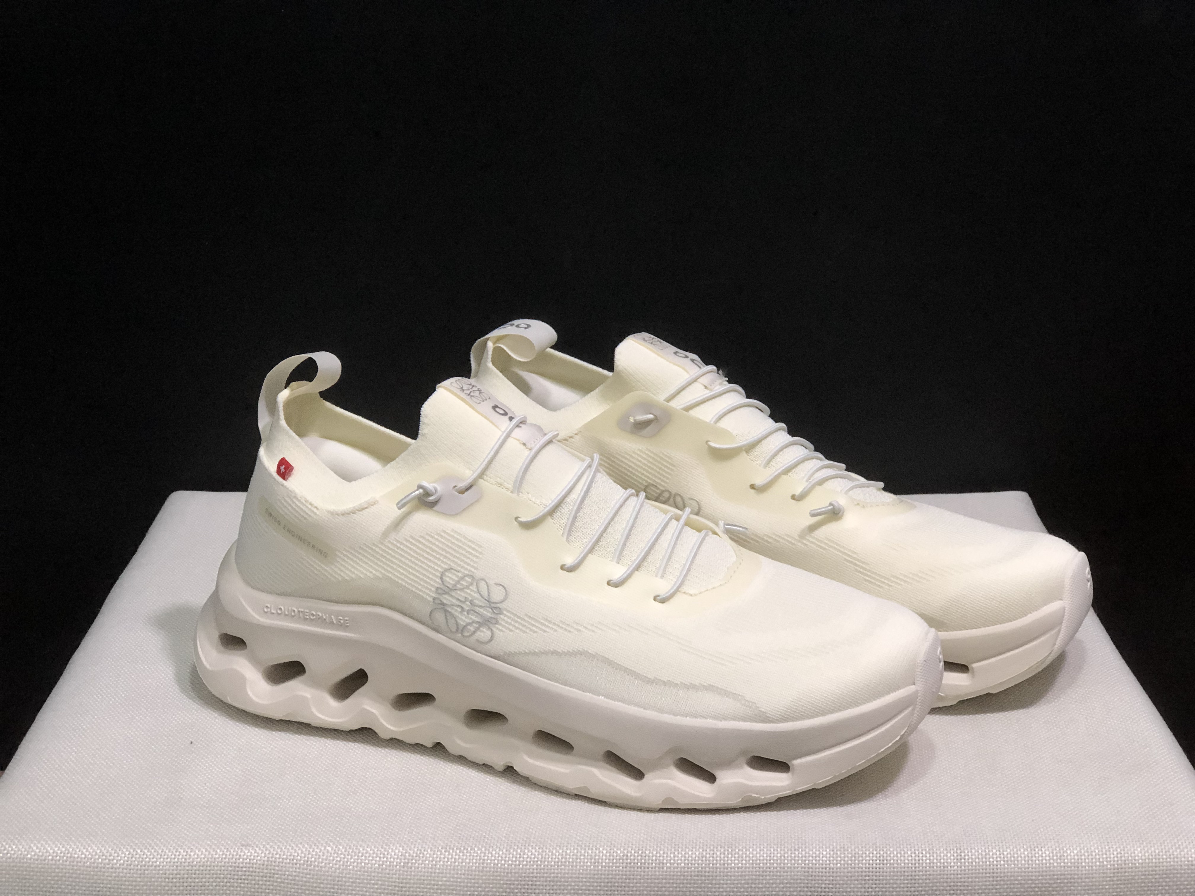 LOEWE x On Running Cloudtilt Running Shoes Co-Signed Edition Beige