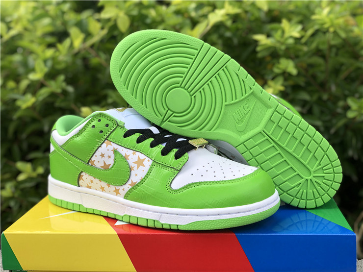 Nike Supreme x Dunk OG SB QS Low Mean Green Sneakers