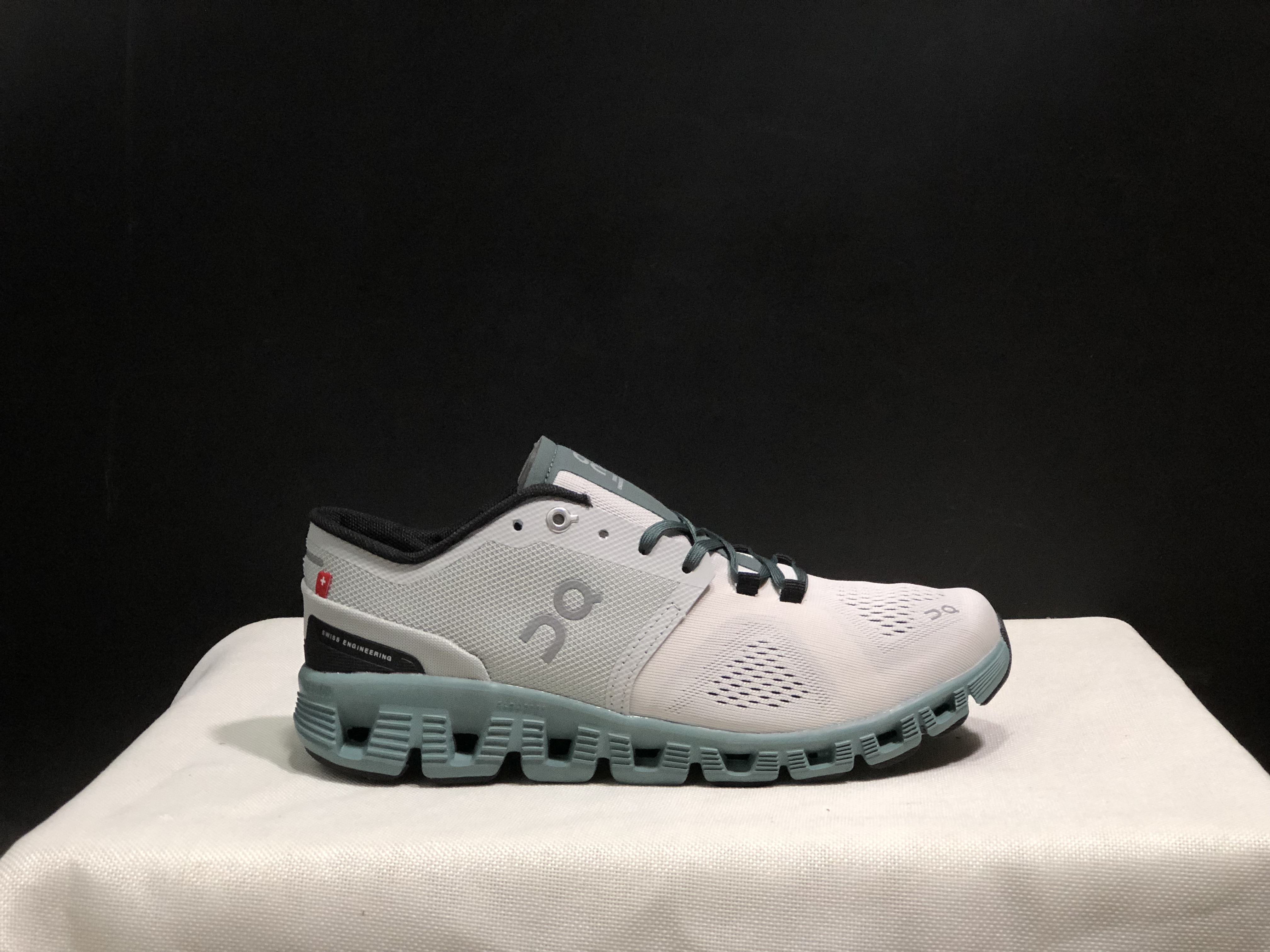On Running Cloud X Lightweight Running Shoes Glacial Ash