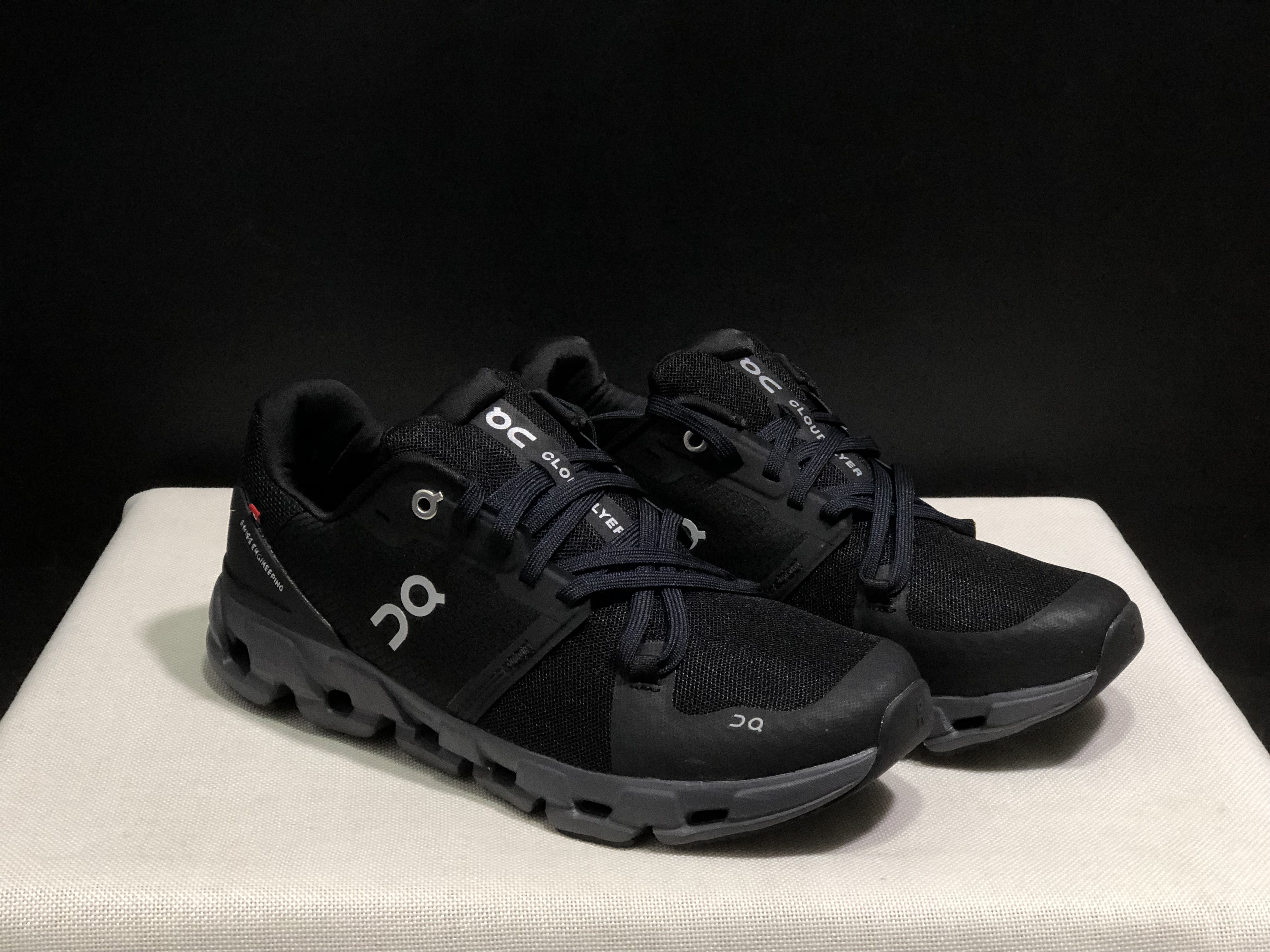 On Running Cloudflow 4 Black Shock-Absorbing And Wear-Resistant Running Shoes