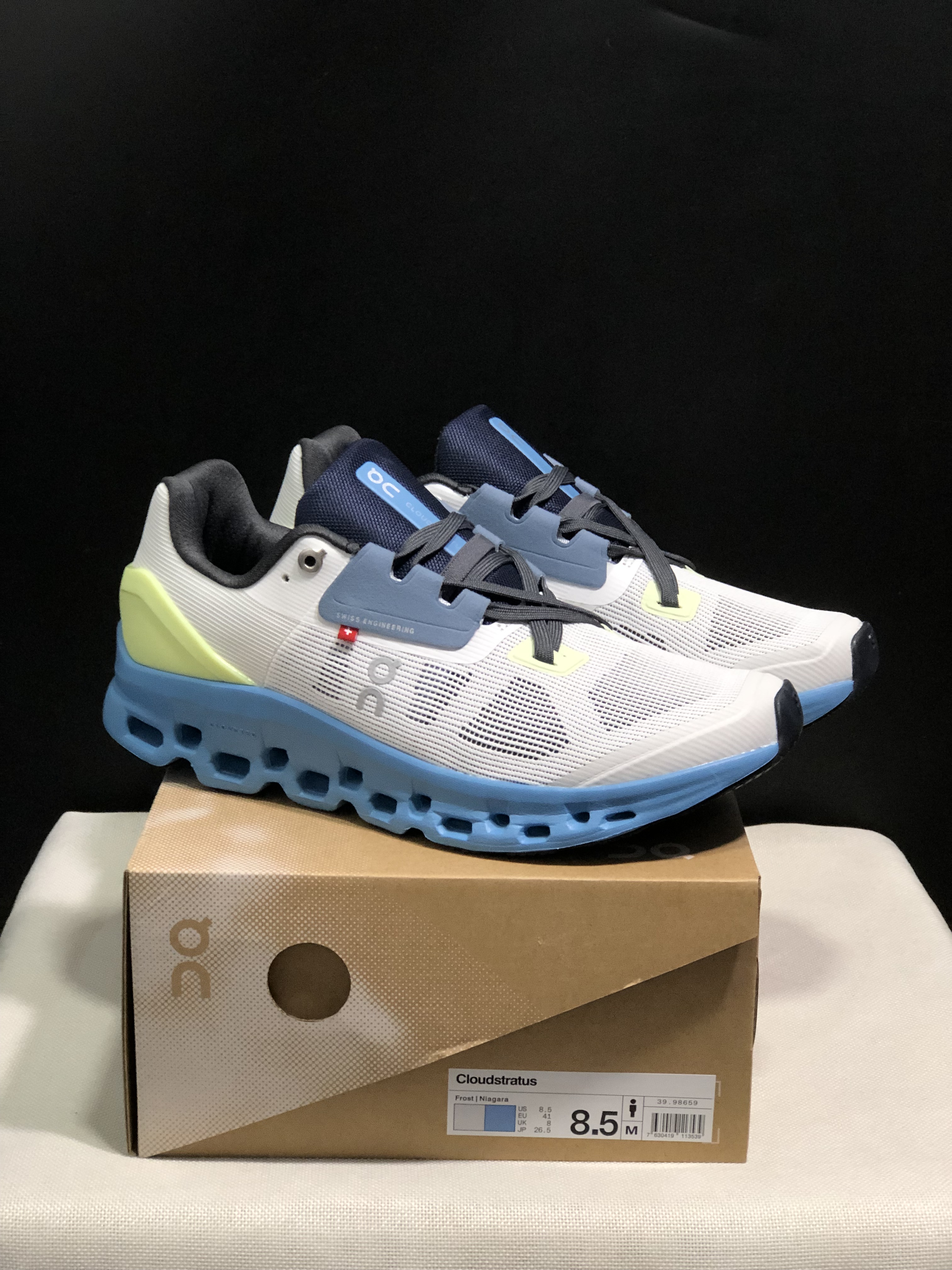 On Running Cloudstratus Breathable Support Running Shoes Frost/Niagara