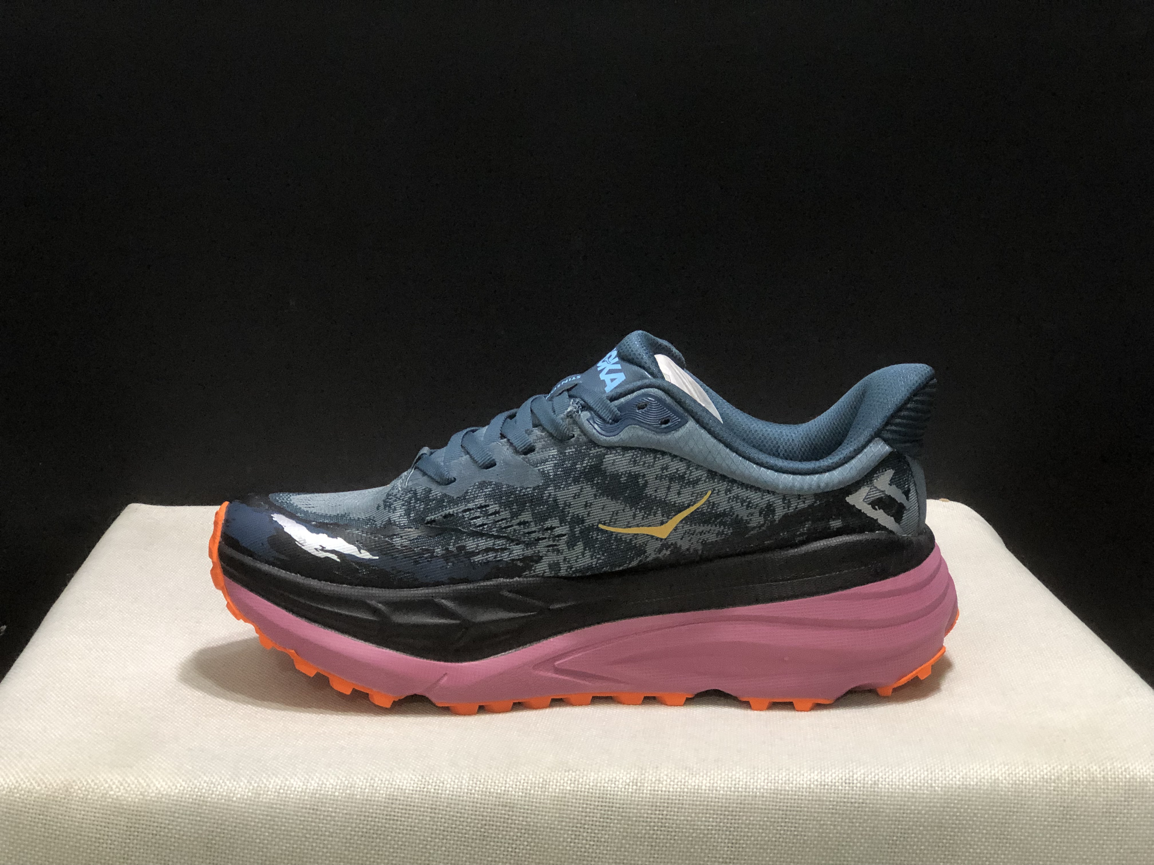 Hoka One One Stinson 7 Comfortable Anti-slip Running Shoes Camouflage/Black/Red