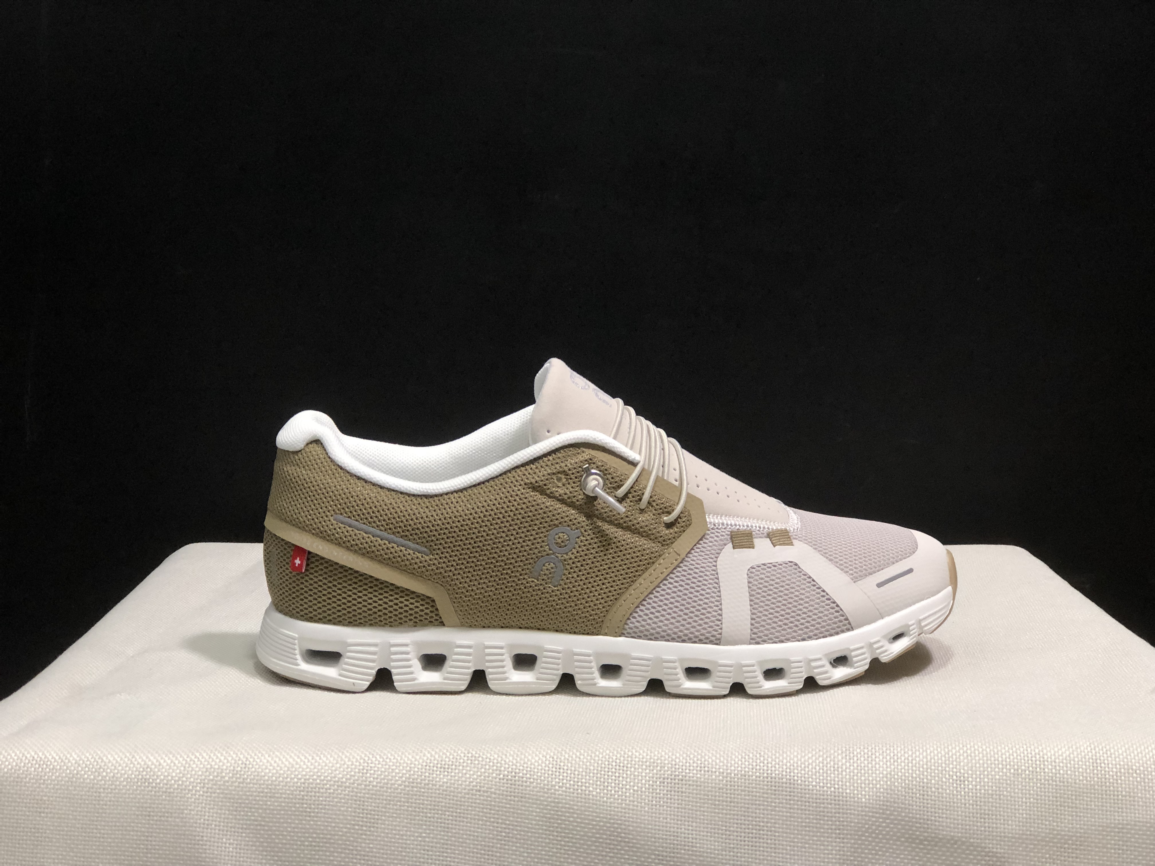 On Running Cloud 5 Lightweight Running Shoes Yellow Tan