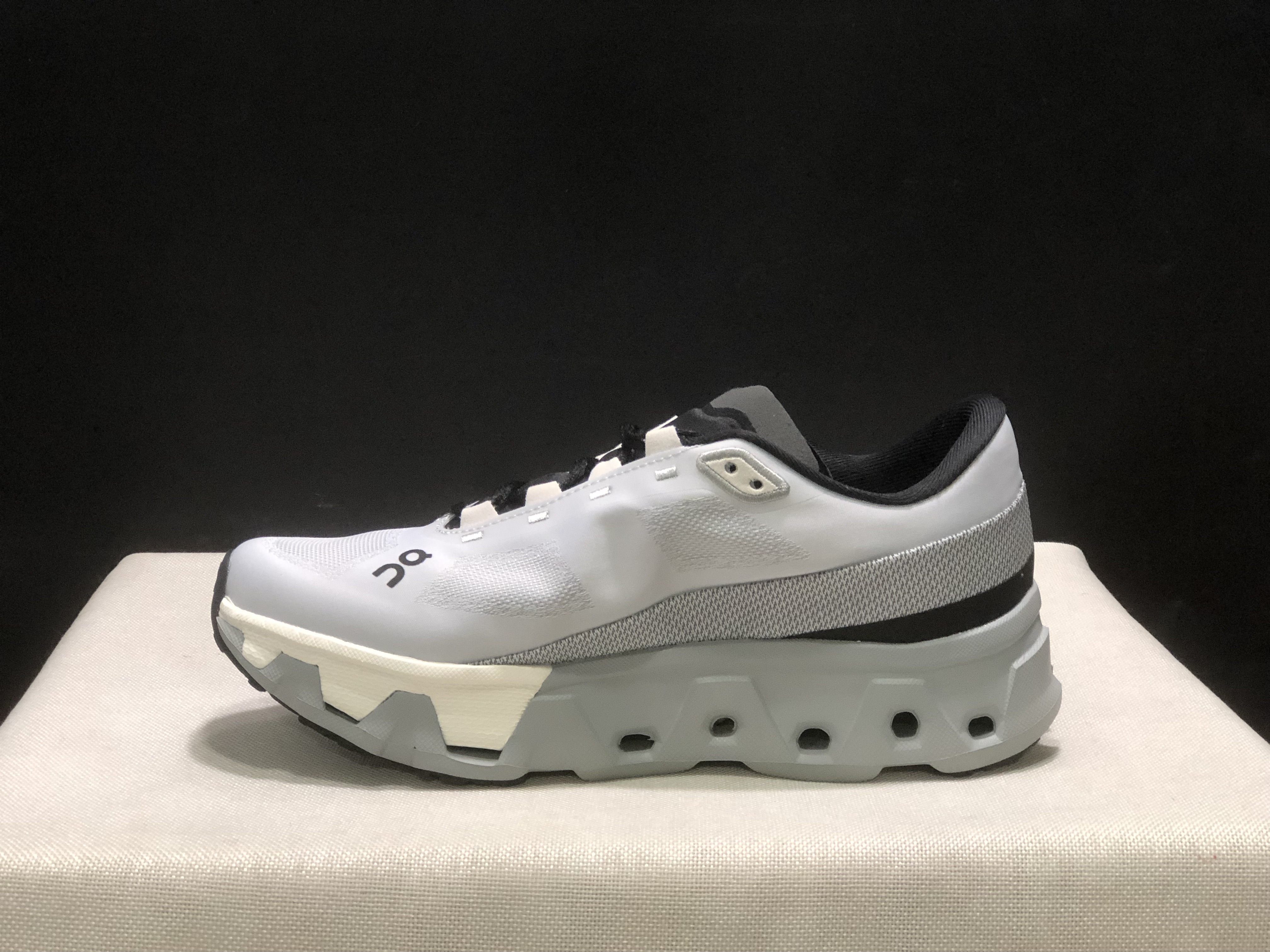 On Running Cloudmonster Hyper Running Shoes Light Grey/Black