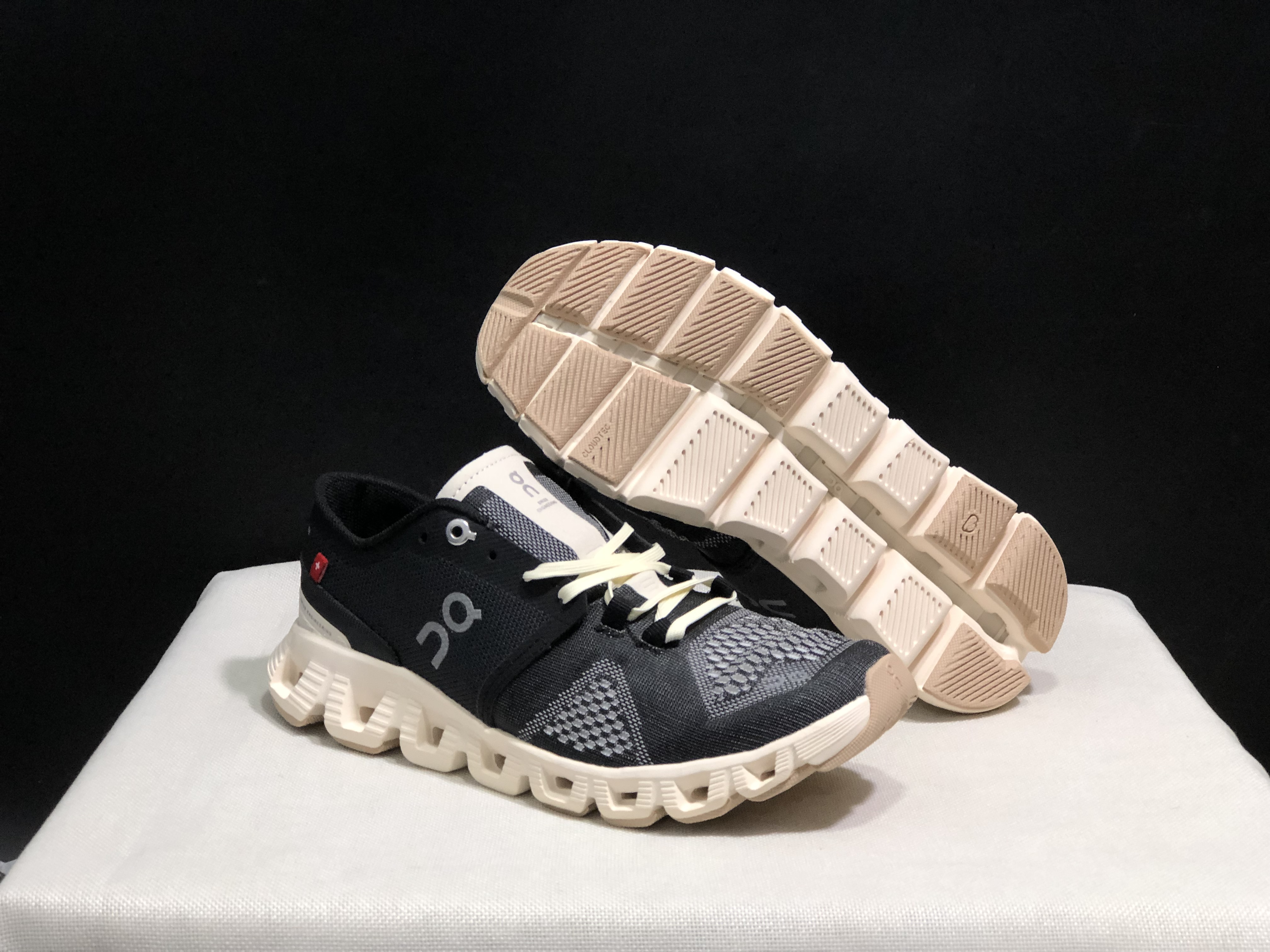 On Running Cloud X3 Shift Multi-Functional Running Shoes Black/Asphalt