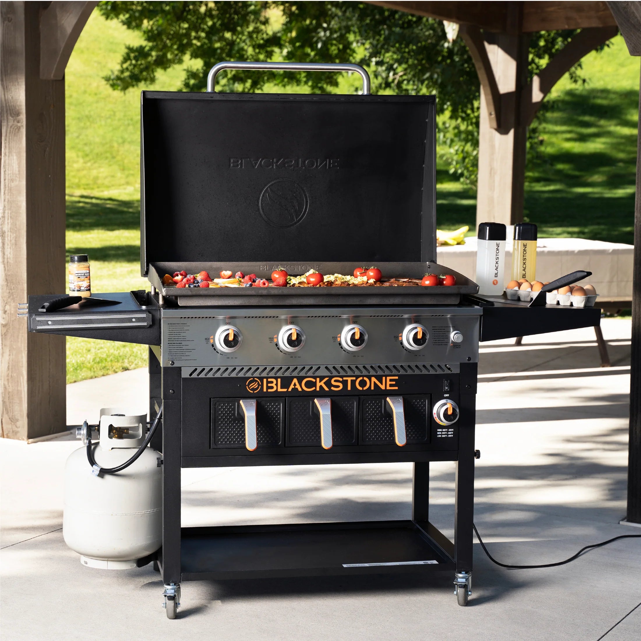 Blackstone 4-Burner 36′′ Propane Griddle with Air Fryer and Hood