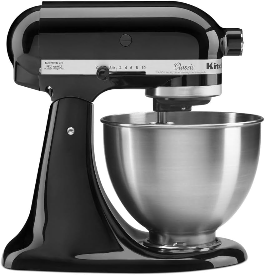 Classic Series 4.5 Quart Tilt-Head Mixer – White
