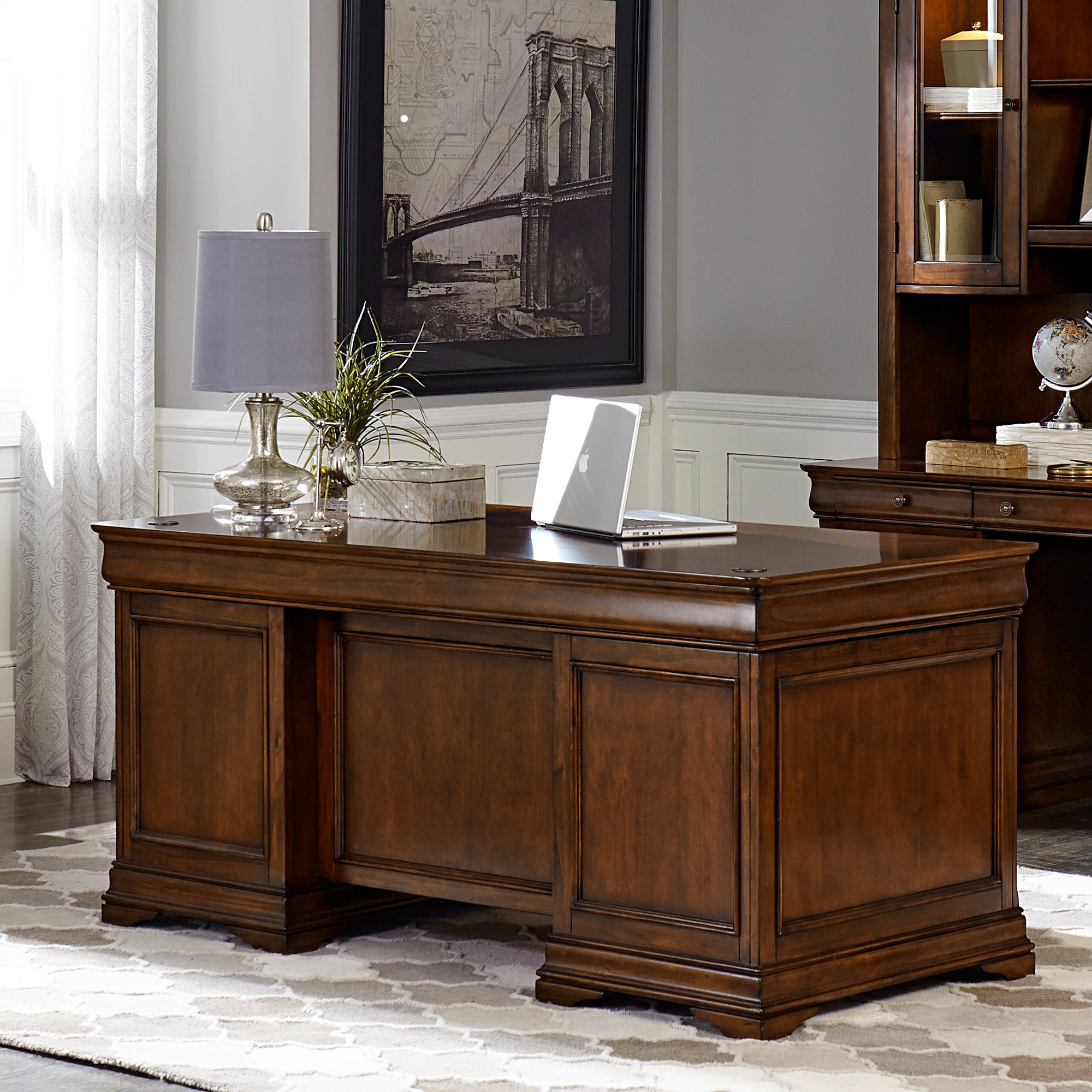 Chateau Valley 901-HOJ-JED Jr Executive Desk