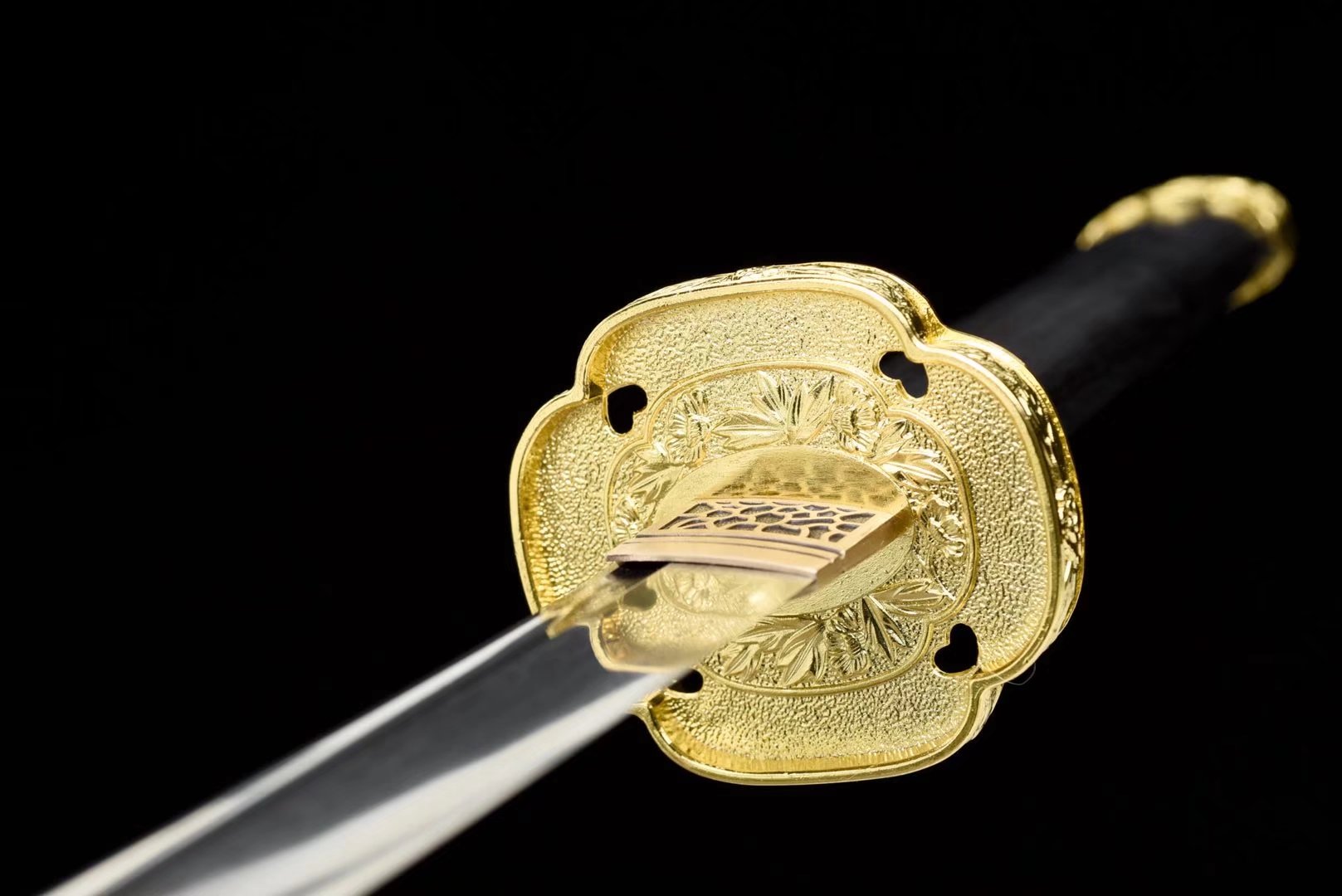 Tachi | Damascus Hand sharpened | Ebony Sheath | Ebony Handle | Copper Accessories | Real hamon | High performance | Battle-ready | Full-tang - Spartan Blades Club - 陳氏劍莊1892