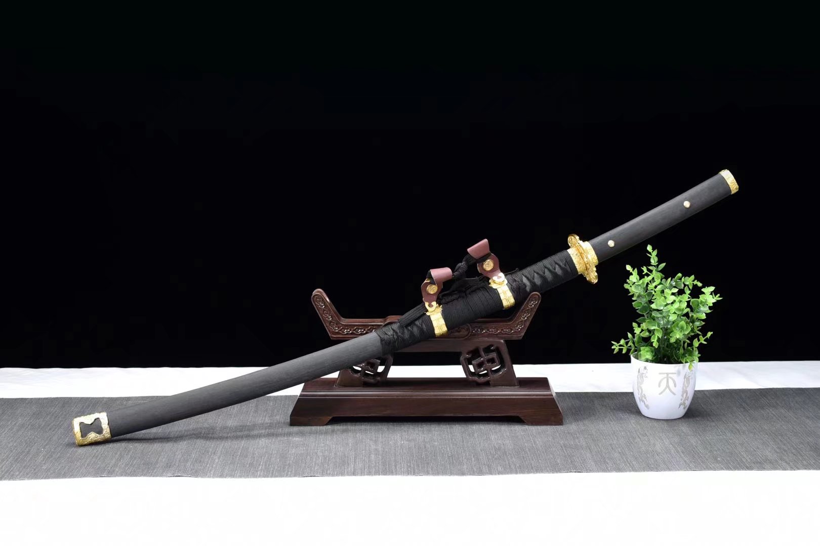 Tachi | T10 Steel Clay Tempered |  Real hamon | Ebony Sheath | Ebony Handle | Copper Accessories | High performance | Razor sharp | Battle-ready | Full-tang - Spartan Blades Club - 陳氏劍莊1892