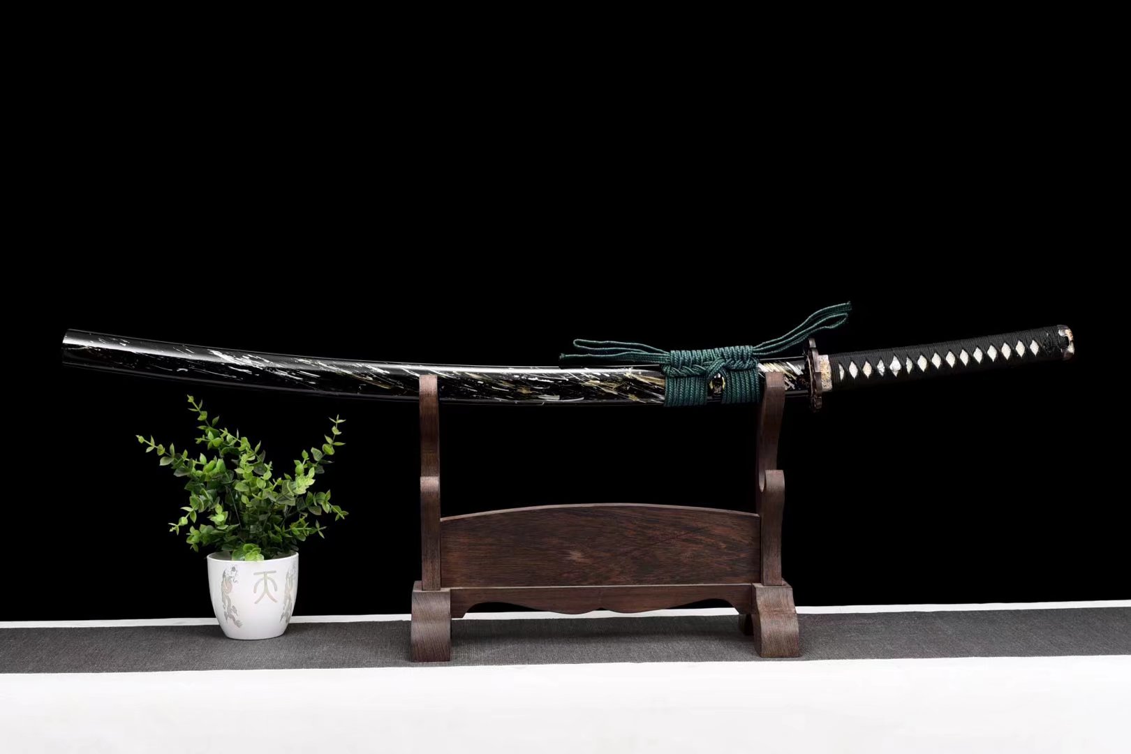Katana | Damascus Tempered | Copper Accessories Gilded Glided silver | Ray-skin Handle | Wooden Lacquer sheath | Real hamon | High performance | Battle-ready | Full-tang - Spartan Blades Club - 陳氏劍莊1892
