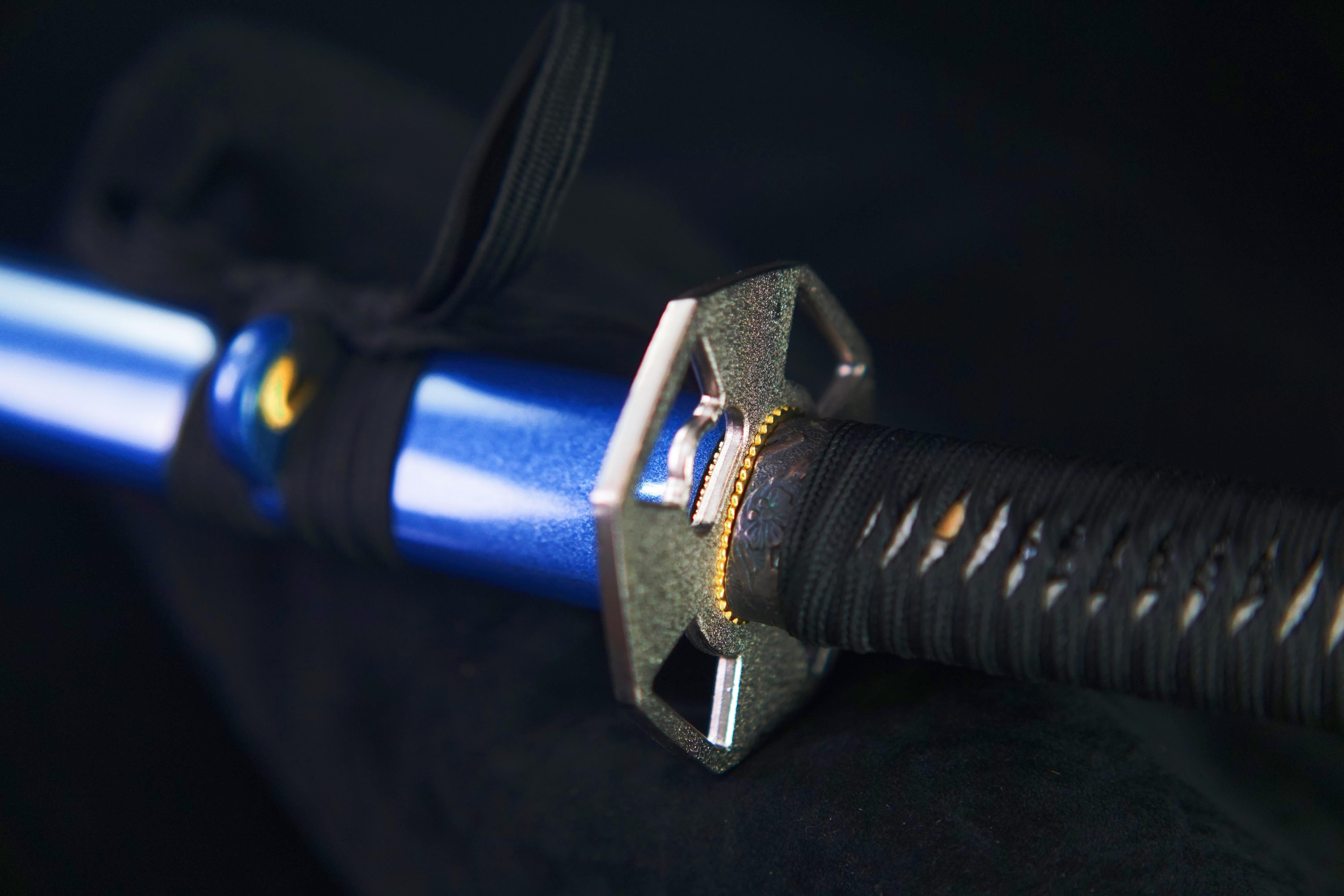 TK04-Azure Enchantress(蓝色妖姬) Katana - T10 Steel - Clay tempered | Hand forged sharpened | Wooden Lacquer Saya | Iron Fittings | Full-tang | Battle-ready | Razor sharp | High performance - Spartan Blades Club - 陳氏劍莊1892