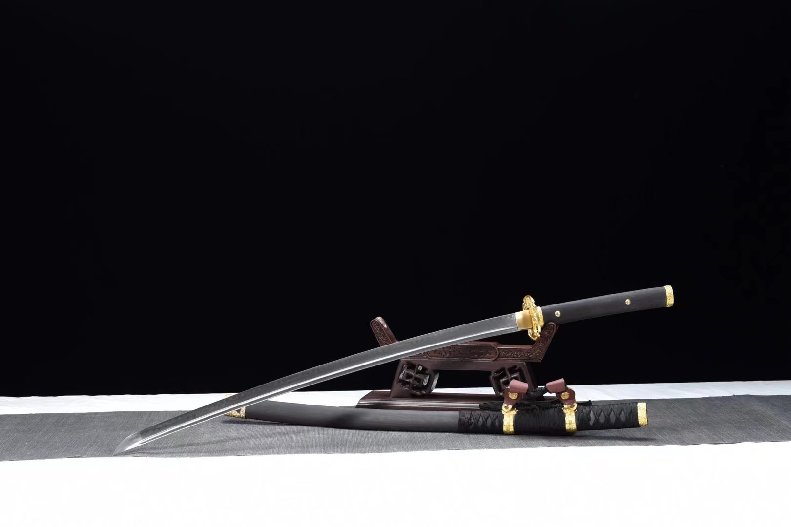 Tachi | T10 Steel Clay Tempered |  Real hamon | Ebony Sheath | Ebony Handle | Copper Accessories | High performance | Razor sharp | Battle-ready | Full-tang - Spartan Blades Club - 陳氏劍莊1892