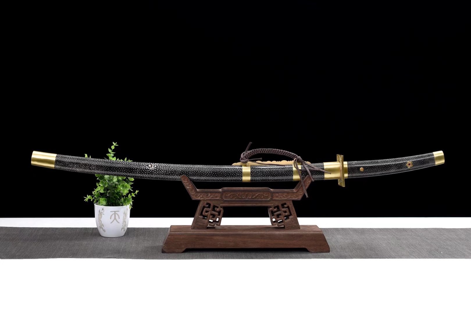 Tachi | Copper Accessories | T10 Steel Clay Tempered | Ray-skin Sheath | Ray-skin Handle | Real hamon | High performance | Battle-ready | Full-tang - Spartan Blades Club - 陳氏劍莊1892