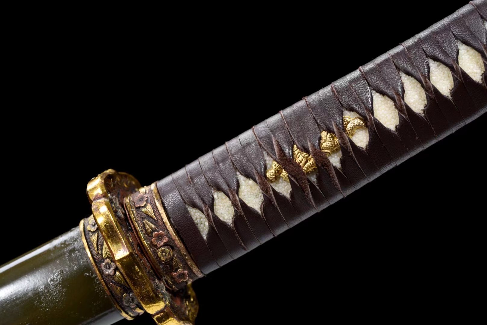 昭和荣耀 Showa Glory | Damascus Clay Tempered | Hand forged sharpened | Iron Sheath | Ray-skin Handle | Copper Gilded Glided silver | High performance | Battle-ready | Full-tang - Spartan Blades Club - 陳氏劍莊1892