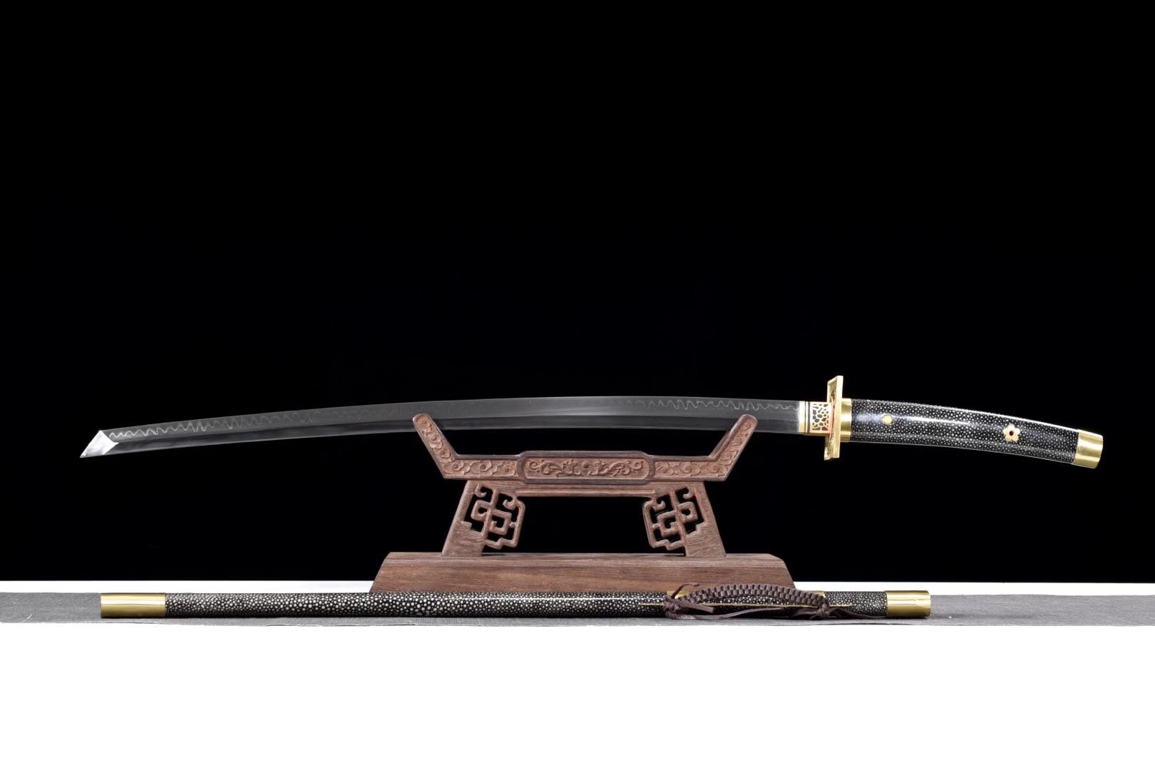 Tachi | Copper Accessories | T10 Steel Clay Tempered | Ray-skin Sheath | Ray-skin Handle | Real hamon | High performance | Battle-ready | Full-tang - Spartan Blades Club - 陳氏劍莊1892