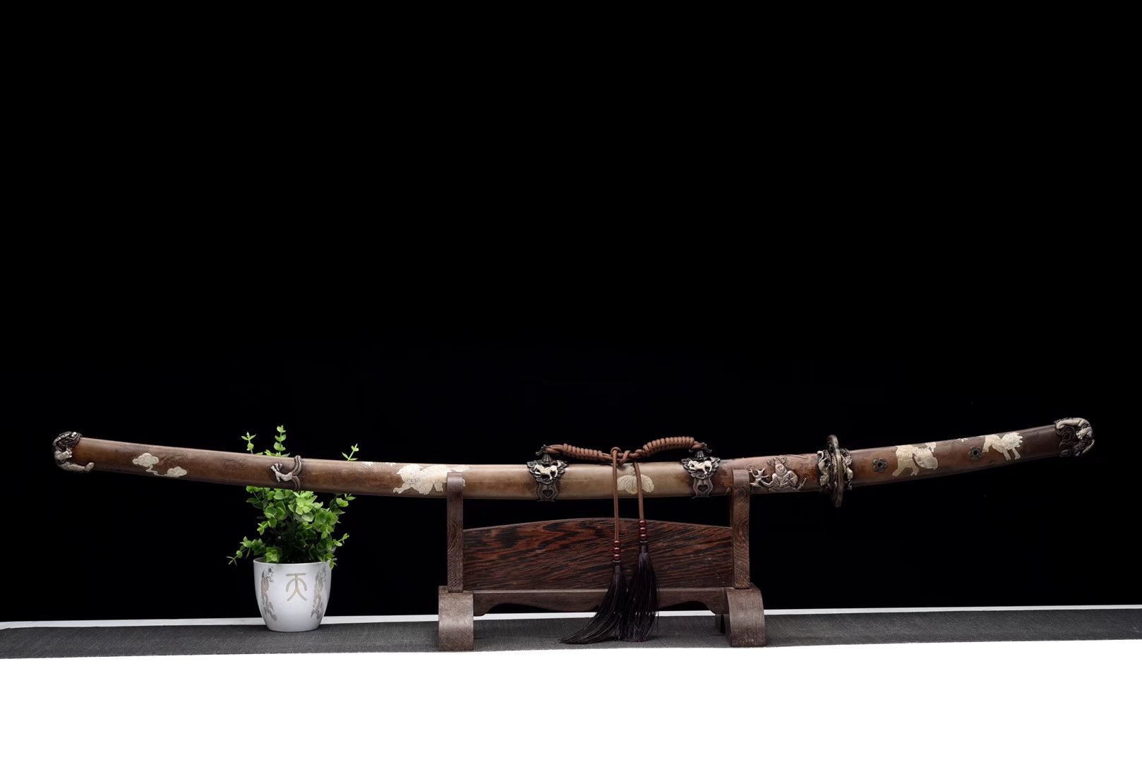 Tachi | Damascus Steel  Clay-tempered  | Tiger |  Hand sharpened | Real hamon | Copper Gilded Glided silver Accessories Sheath Handle | High performance | Battle-ready | Full-tang - Spartan Blades Club - 陳氏劍莊1892