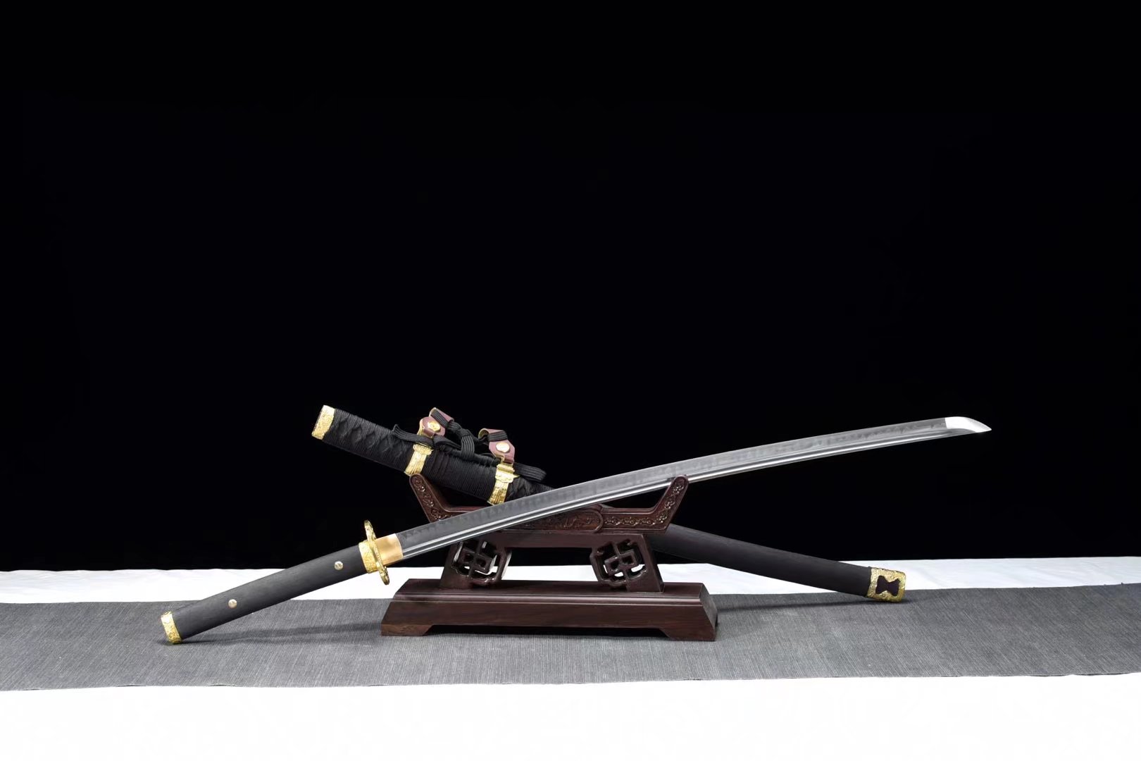 Tachi | T10 Steel Clay Tempered |  Real hamon | Ebony Sheath | Ebony Handle | Copper Accessories | High performance | Razor sharp | Battle-ready | Full-tang - Spartan Blades Club - 陳氏劍莊1892