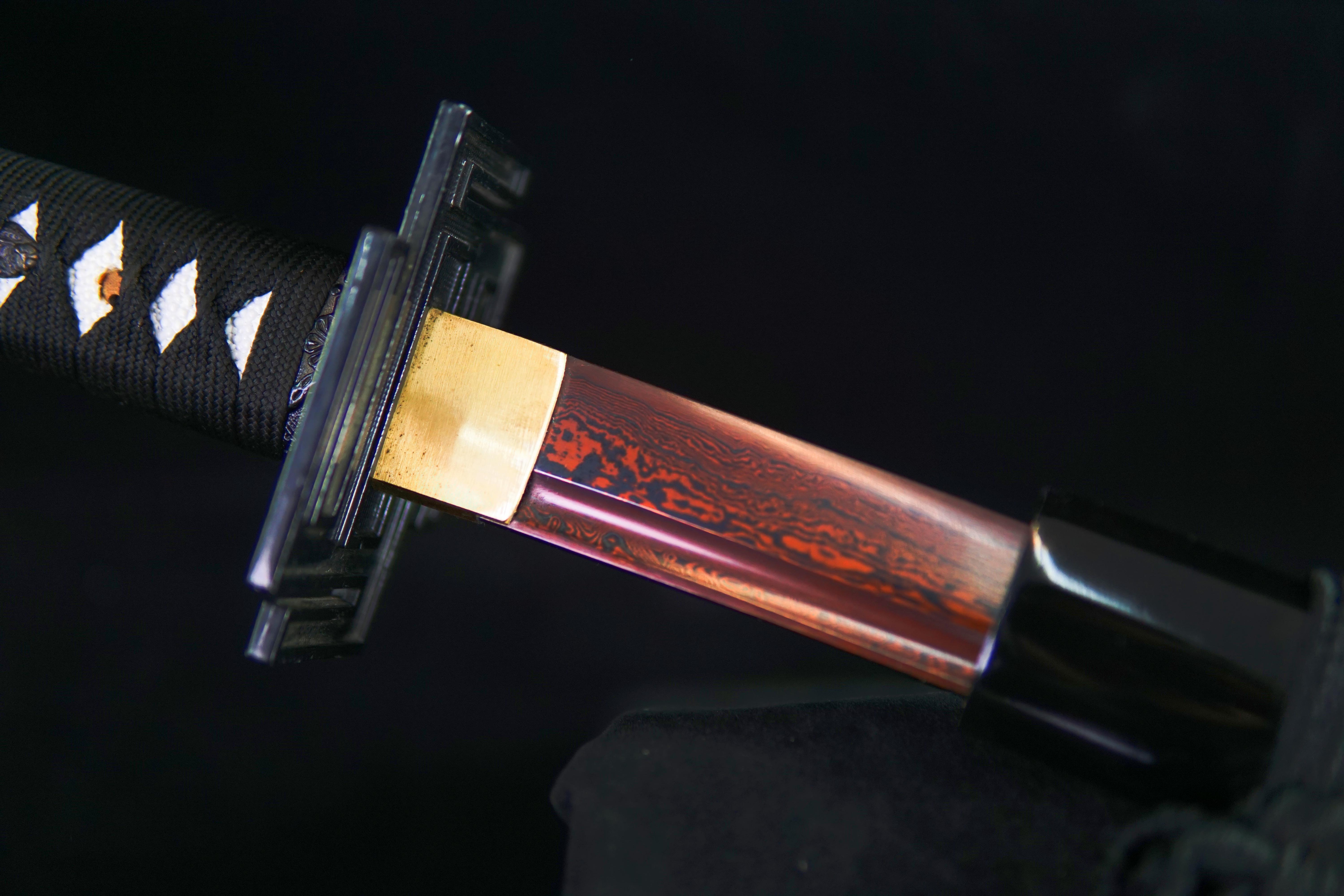 TK05-Sunset Bloodlust(血色夕阳) Katana - Damascus Steel | Hand forged sharpened | Wooden Lacquer Saya | Iron Fittings | Full-tang | Battle-ready | Razor sharp | High performance - Spartan Blades Club - 陳氏劍莊1892