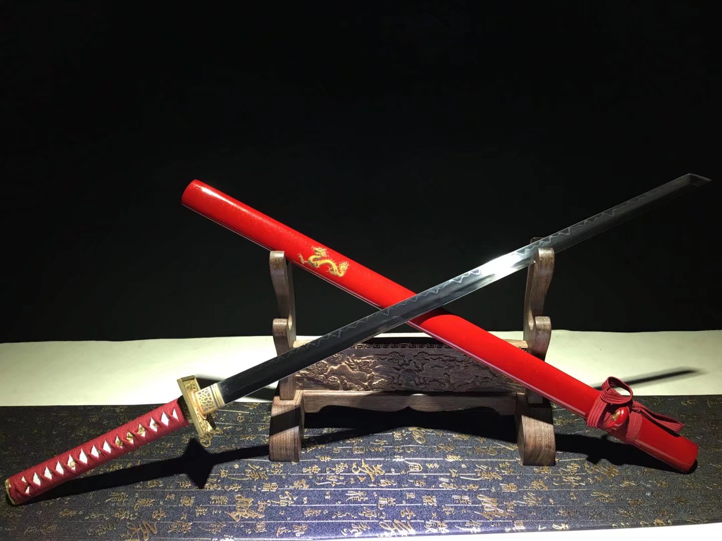 Katana | Copper Accessories | T10 Steel Clay tempered | Red Lacquer Sheath Dragon |  Real hamon | Hand forged | Razor sharp |  Full-tang - Spartan Blades Club - 陳氏劍莊1892