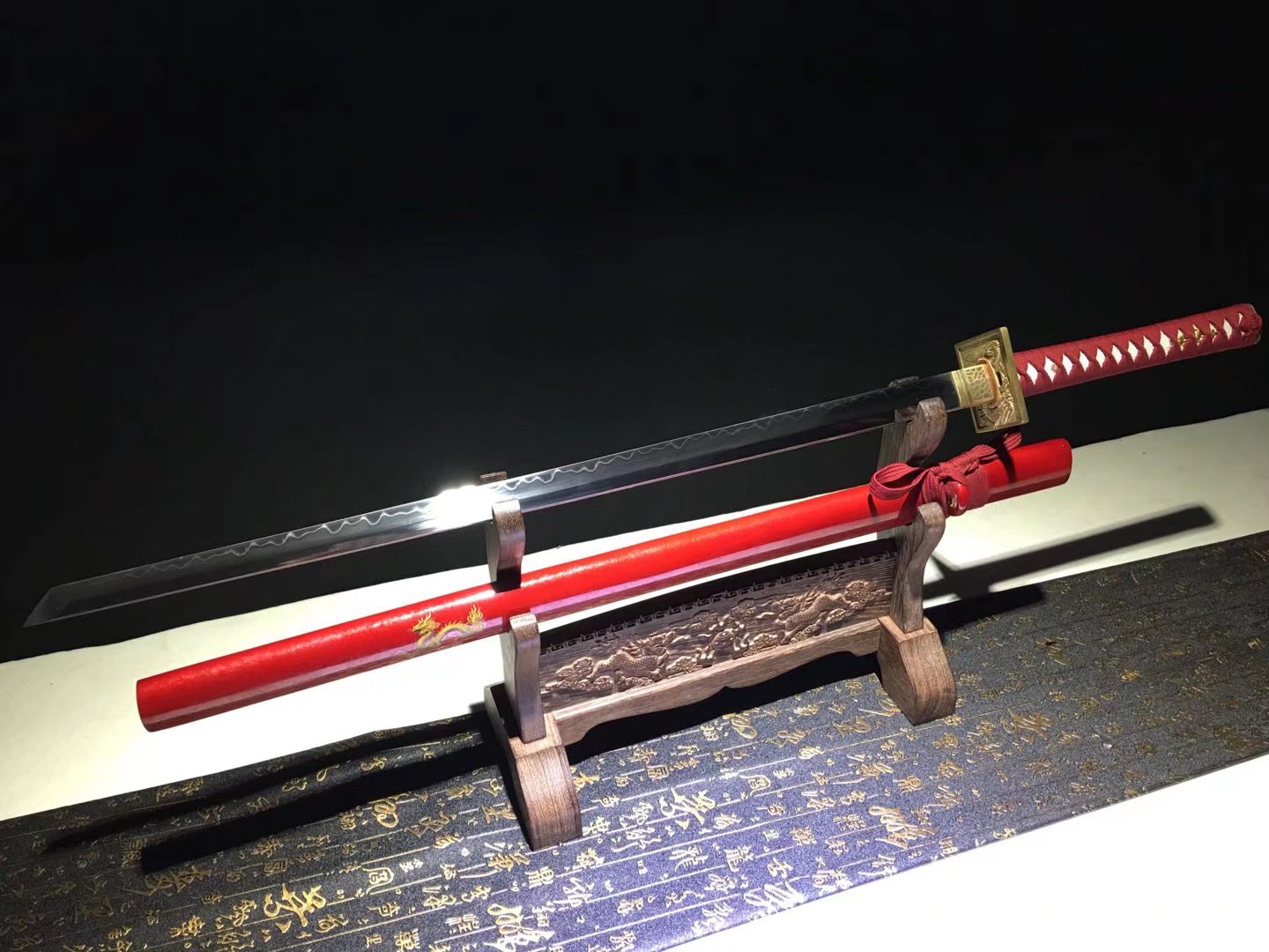 Katana | Copper Accessories | T10 Steel Clay tempered | Red Lacquer Sheath Dragon |  Real hamon | Hand forged | Razor sharp |  Full-tang - Spartan Blades Club - 陳氏劍莊1892
