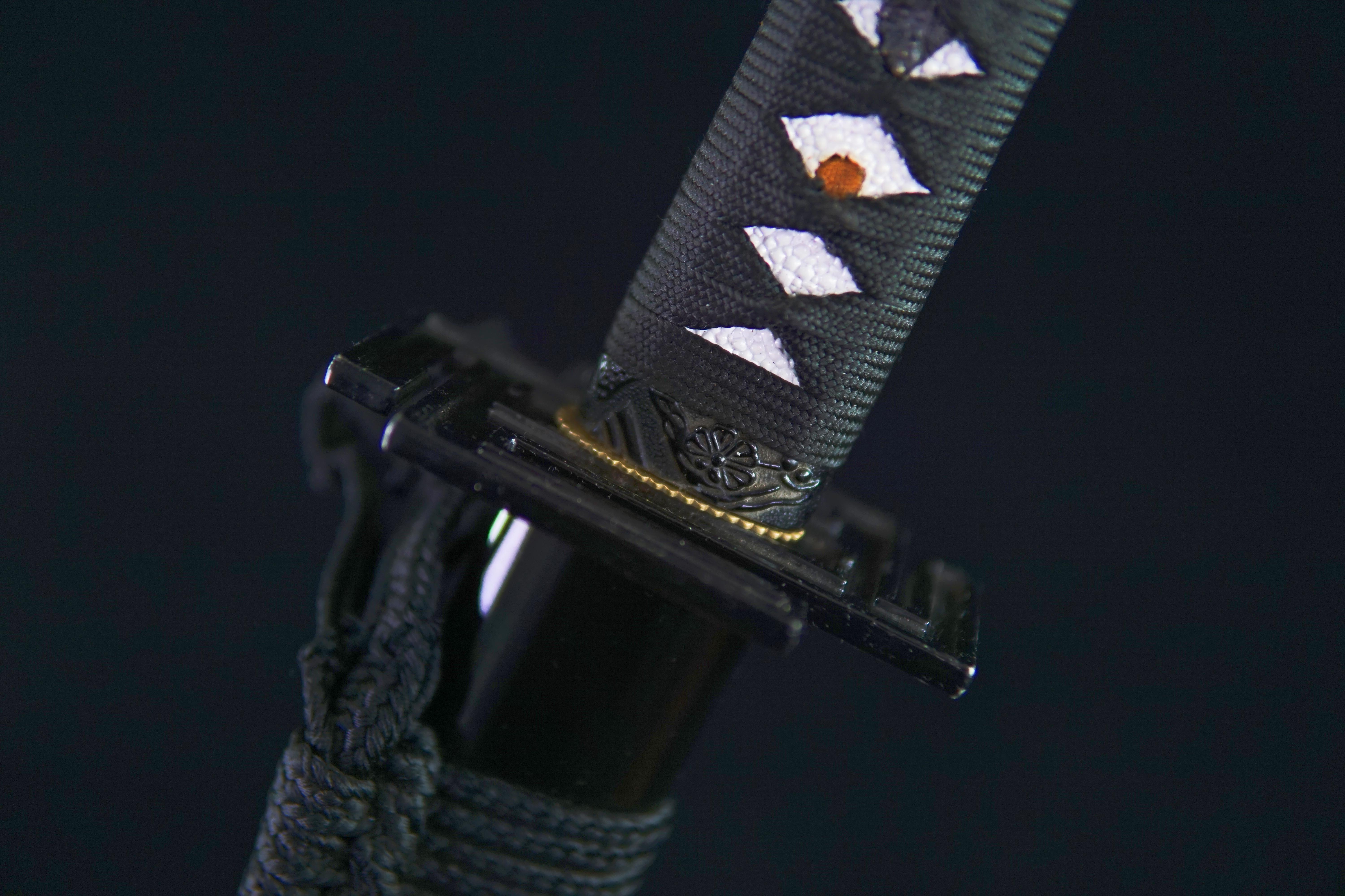 TK05-Sunset Bloodlust(血色夕阳) Katana - Damascus Steel | Hand forged sharpened | Wooden Lacquer Saya | Iron Fittings | Full-tang | Battle-ready | Razor sharp | High performance - Spartan Blades Club - 陳氏劍莊1892