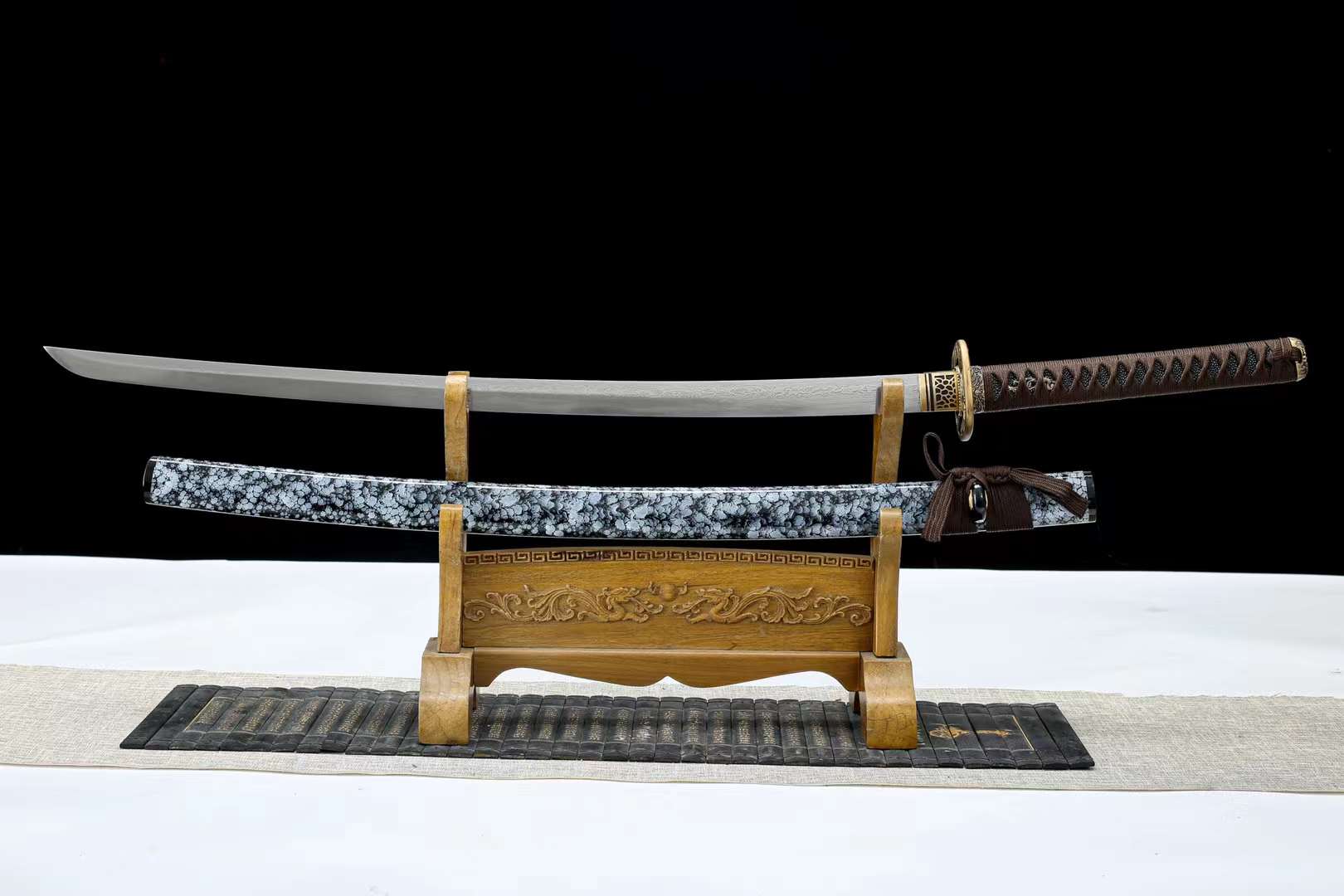 SMUI STONE Tachi Katana Samurai Sword Damascus Steel Folded Hammered - Spartan Blades Club - 陳氏劍莊1892