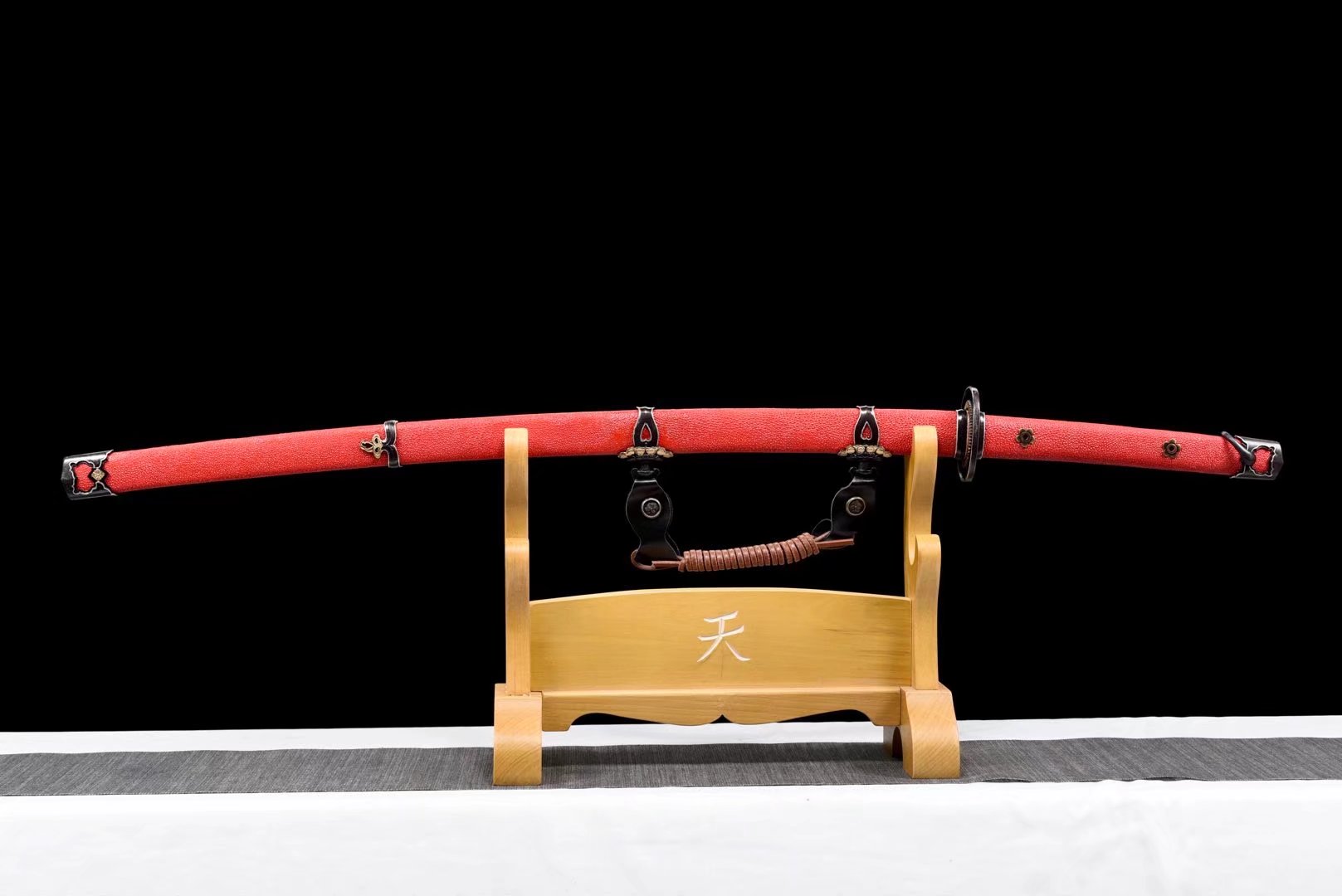 Tachi | Damascus Clay Tempered | Hand forged sharpened | Ray-skin Sheath | Ray-skin Handle | Copper Gilded Glided silve Accessories | High performance | Razor sharp | Battle-ready | Full-tang - Spartan Blades Club - 陳氏劍莊1892