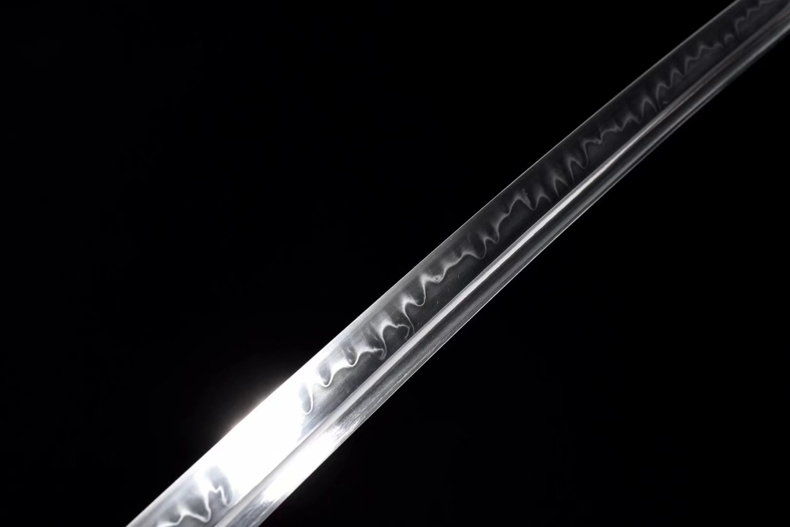 Katana | T10 Steel Clay-Tempered | Real hamon | Dragon | Black | Wooden Lacquer sheath | High performance | Battle-ready | Razor sharp | Full-tang - Spartan Blades Club - 陳氏劍莊1892