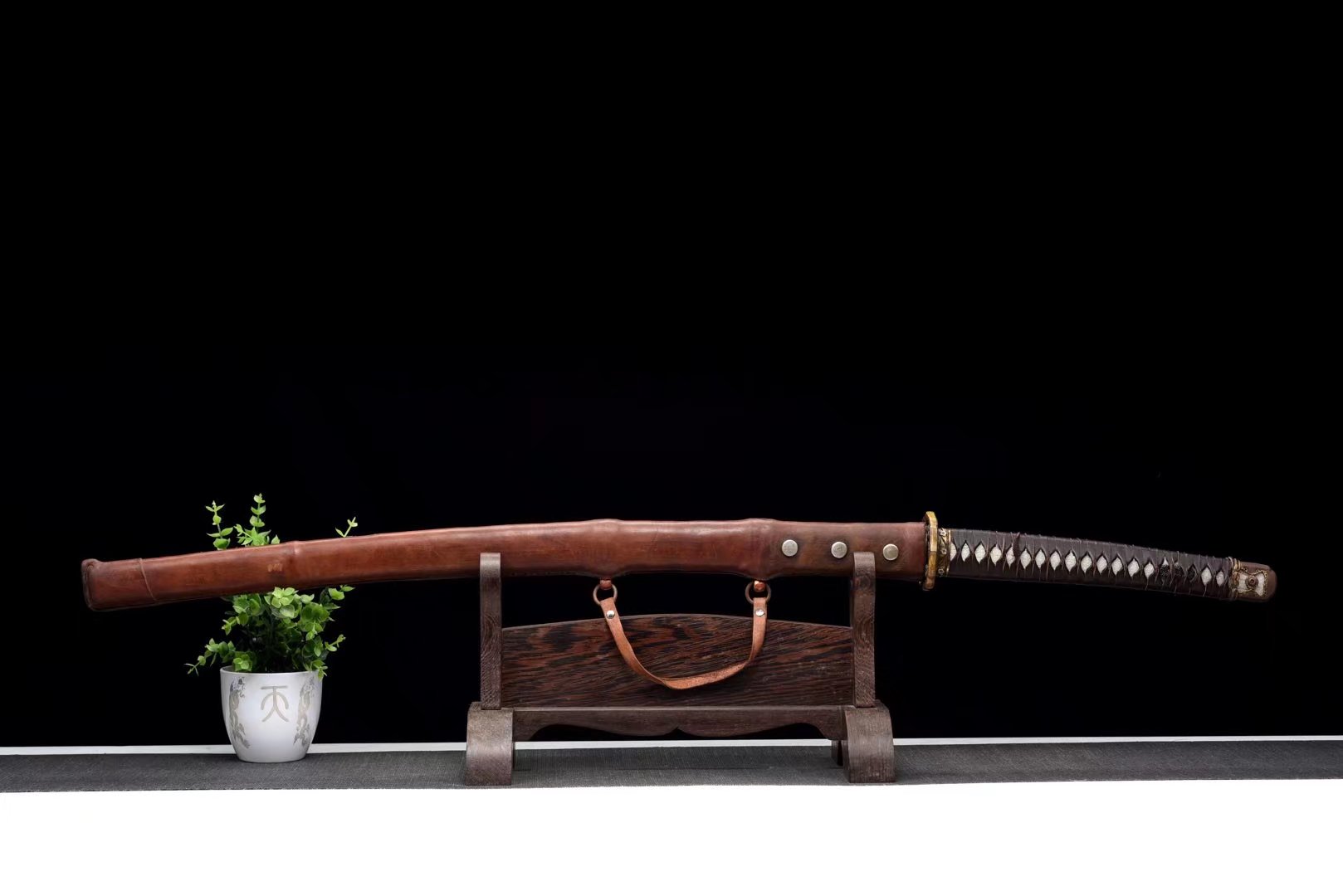 Tachi | Damascus Real hamon | Leather Sheath | Hollow out Copper Gilded Glided silver | Hand sharpened  | High performance | Razor sharp | Battle-ready | Full-tang - Spartan Blades Club - 陳氏劍莊1892