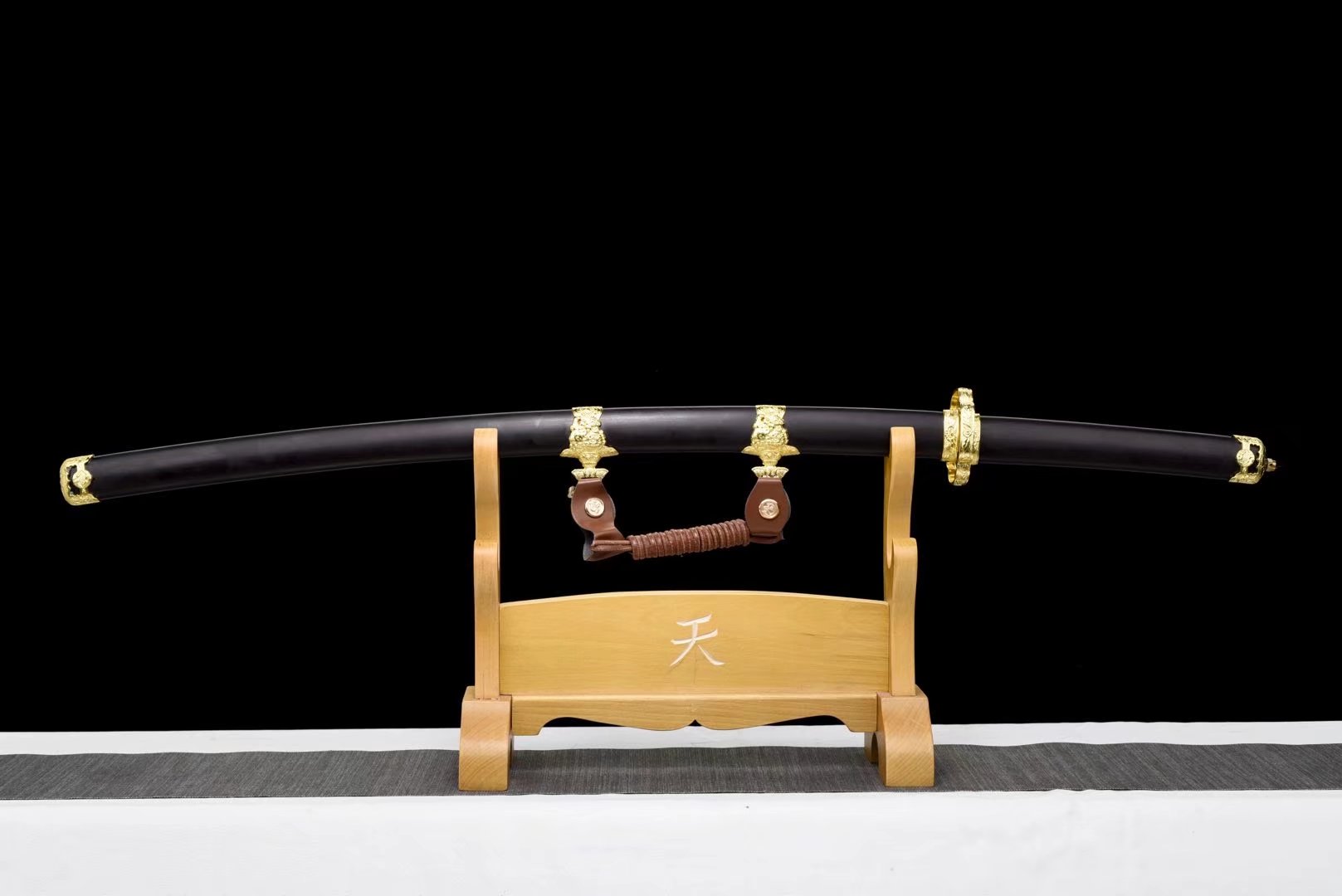 Tachi | Damascus Hand sharpened | Ebony Sheath | Ebony Handle | Copper Accessories | Real hamon | High performance | Battle-ready | Full-tang - Spartan Blades Club - 陳氏劍莊1892