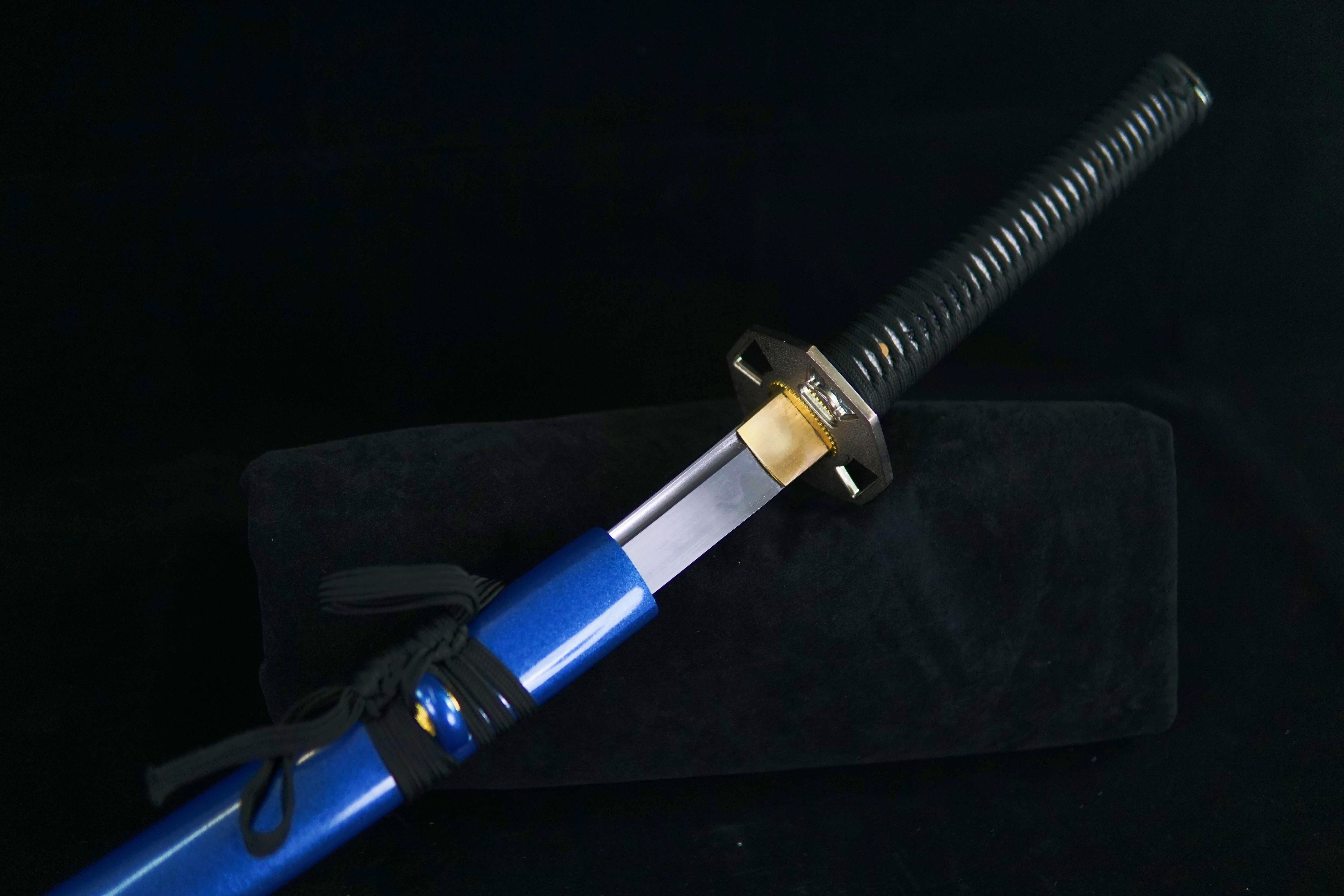 TK04-Azure Enchantress(蓝色妖姬) Katana - T10 Steel - Clay tempered | Hand forged sharpened | Wooden Lacquer Saya | Iron Fittings | Full-tang | Battle-ready | Razor sharp | High performance - Spartan Blades Club - 陳氏劍莊1892