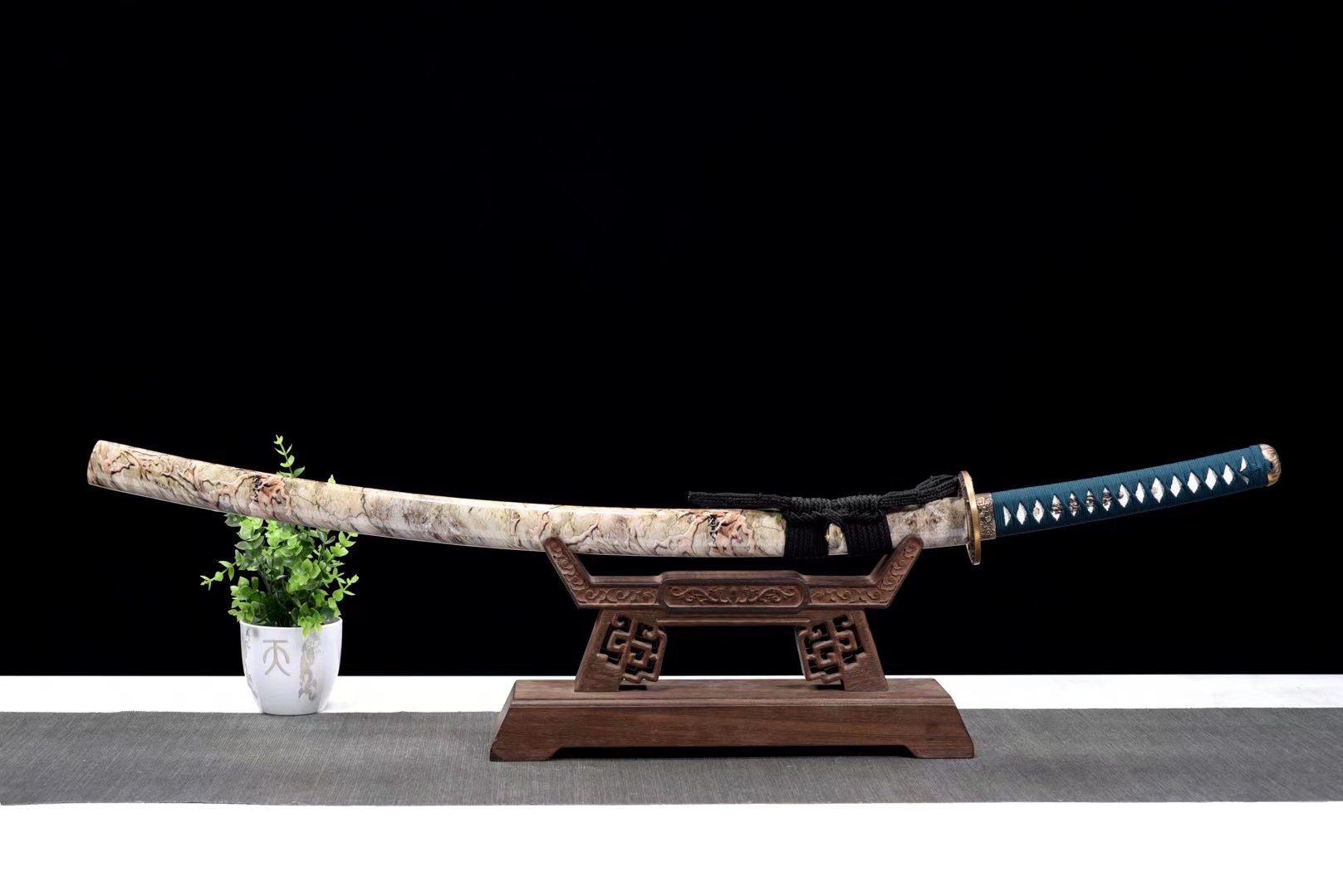 Tachi | Damascus Steel |  Dragon Motif | Brass Fittings | Full-tang | Battle-ready | razor sharp | Spartan Blades Club | CHEN'S SWORDS 1892 - Spartan Blades Club - 陳氏劍莊1892