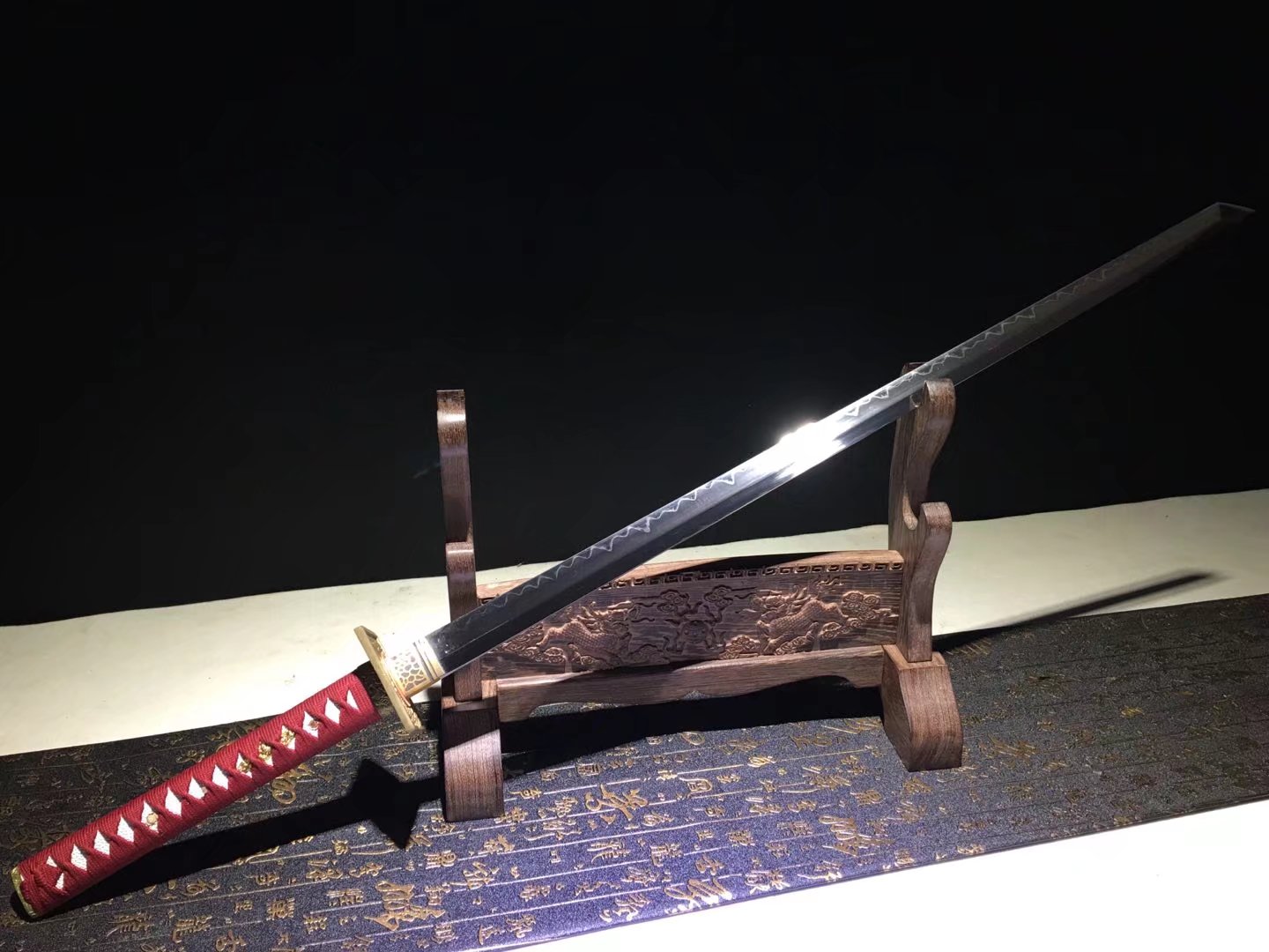 Katana | Copper Accessories | T10 Steel Clay tempered | Red Lacquer Sheath Dragon |  Real hamon | Hand forged | Razor sharp |  Full-tang - Spartan Blades Club - 陳氏劍莊1892