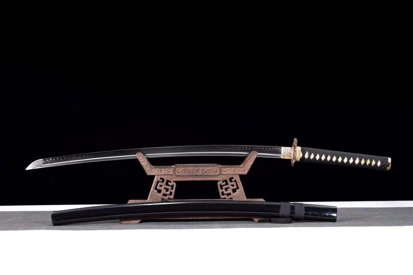 Katana | T10 Steel Clay-Tempered | Real hamon | Dragon | Black | Wooden Lacquer sheath | High performance | Battle-ready | Razor sharp | Full-tang - Spartan Blades Club - 陳氏劍莊1892